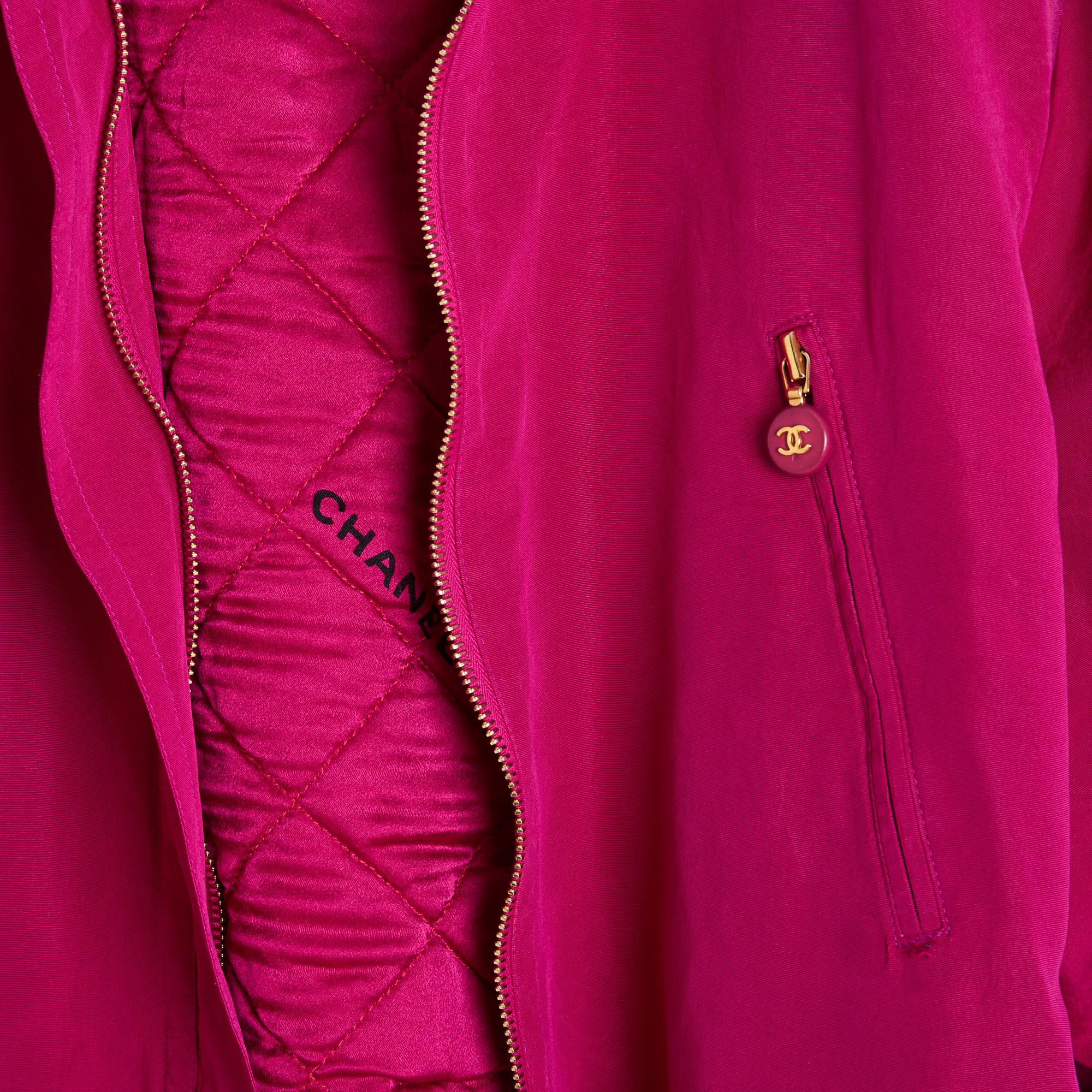 Parka Chanel surdimensionnée rose, taille US 8 à 12, automne-hiver 1994 en vente 2