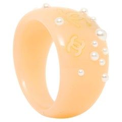 FW2003 Chanel pink nude fancy pearls CC ring US6.5