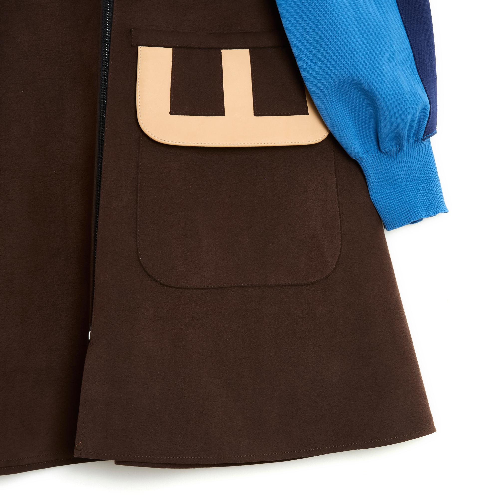 Louis Vuitton dress Fall Winter 2014 collection (by Nicolas Ghesquière), closed with a zip all over the top, the bust in wool, silk and polyamide knit probably in 2 tones of blue, the skirt, trapeze shape, in brown suede or alcantara and natural