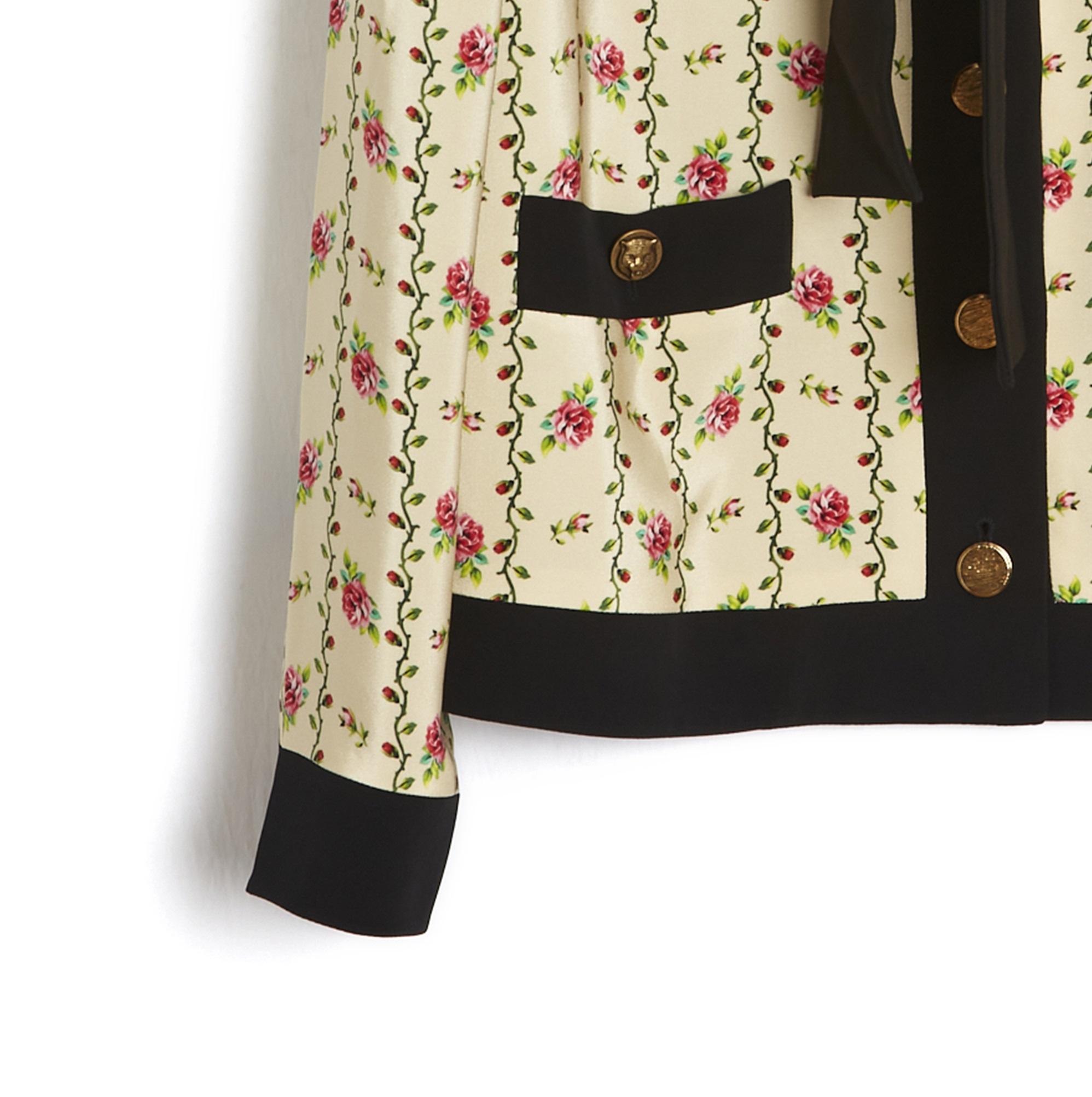 Gucci jacket from the Fall Winter 2018 collection in ecru silk crepe printed with a 