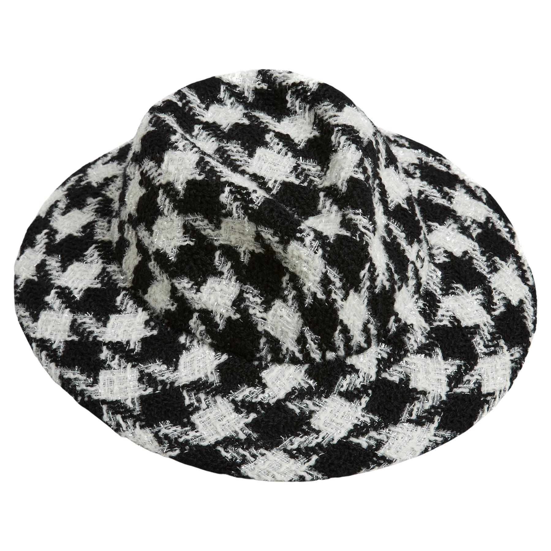 FW2019 Chanel Hat L Black White 
