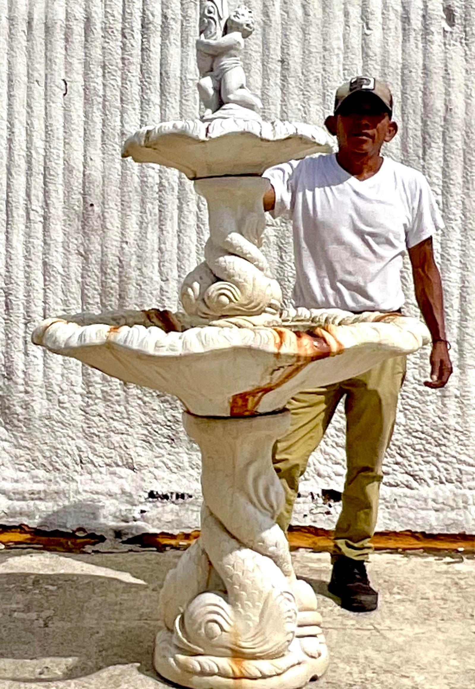 Américain Fwd : Vintage Coastal Cast Concrete Fountain