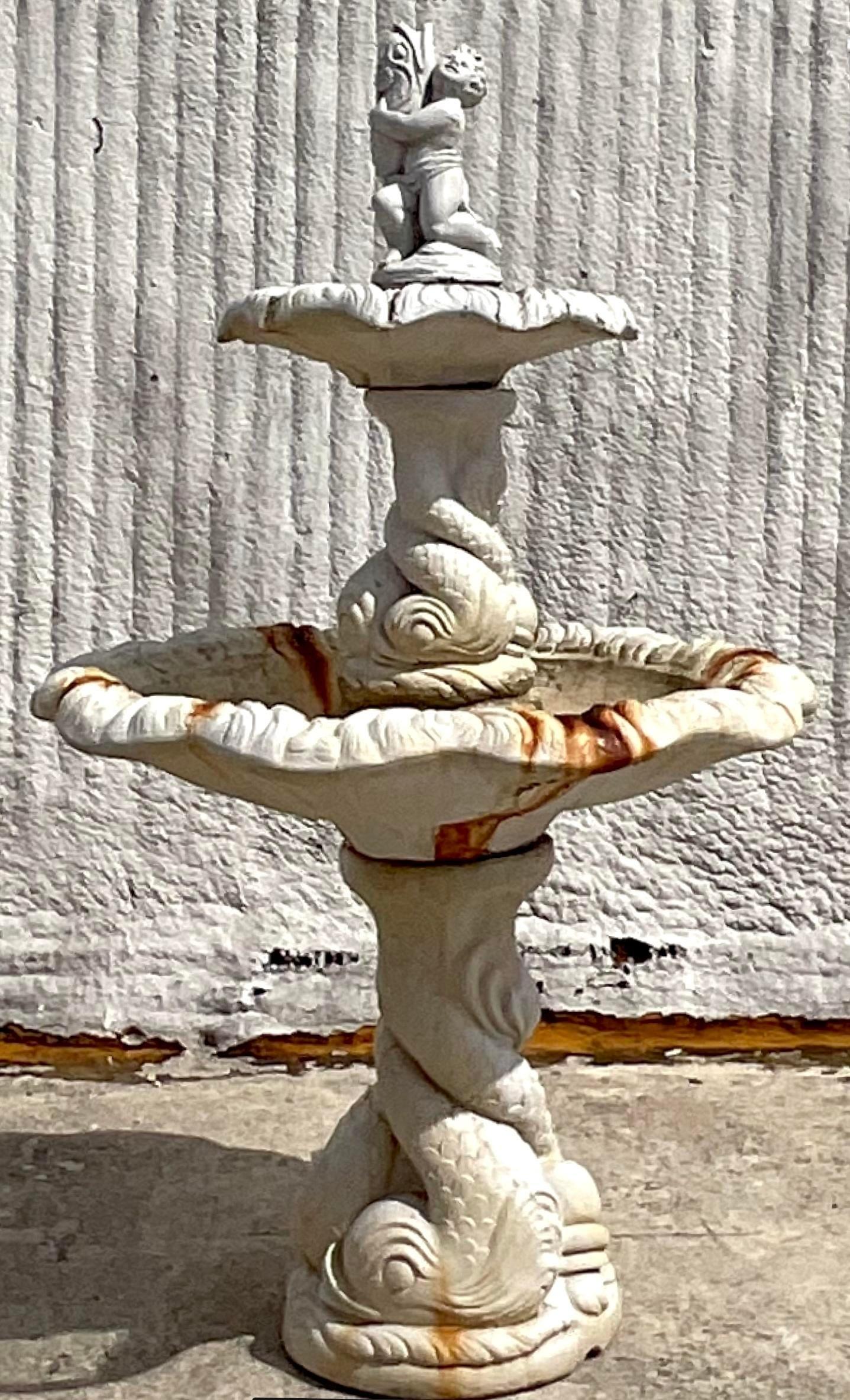 Fwd : Vintage Coastal Cast Concrete Fountain Bon état à west palm beach, FL