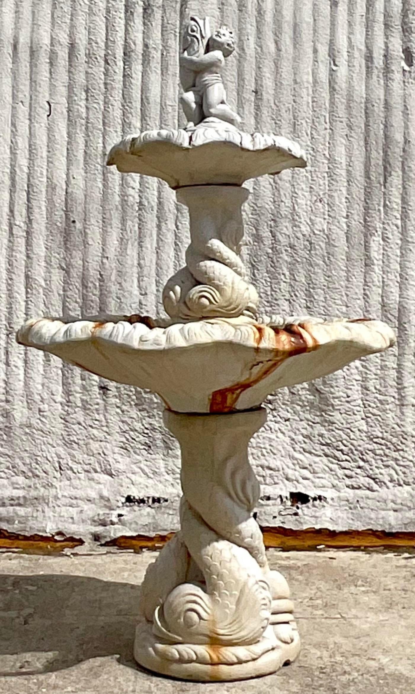 20ième siècle Fwd : Vintage Coastal Cast Concrete Fountain