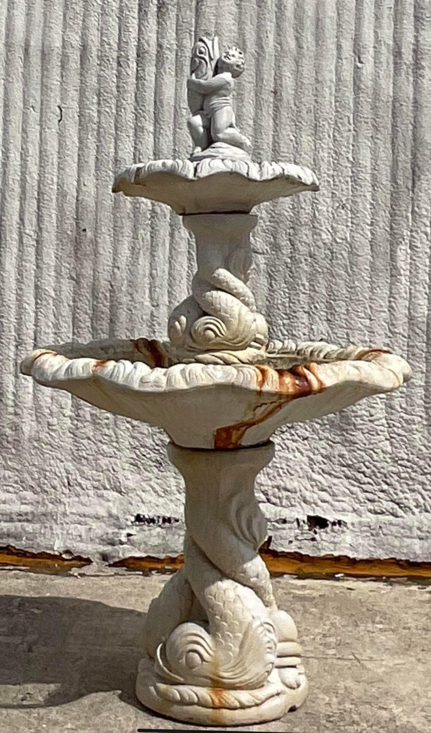 Béton Fwd : Vintage Coastal Cast Concrete Fountain