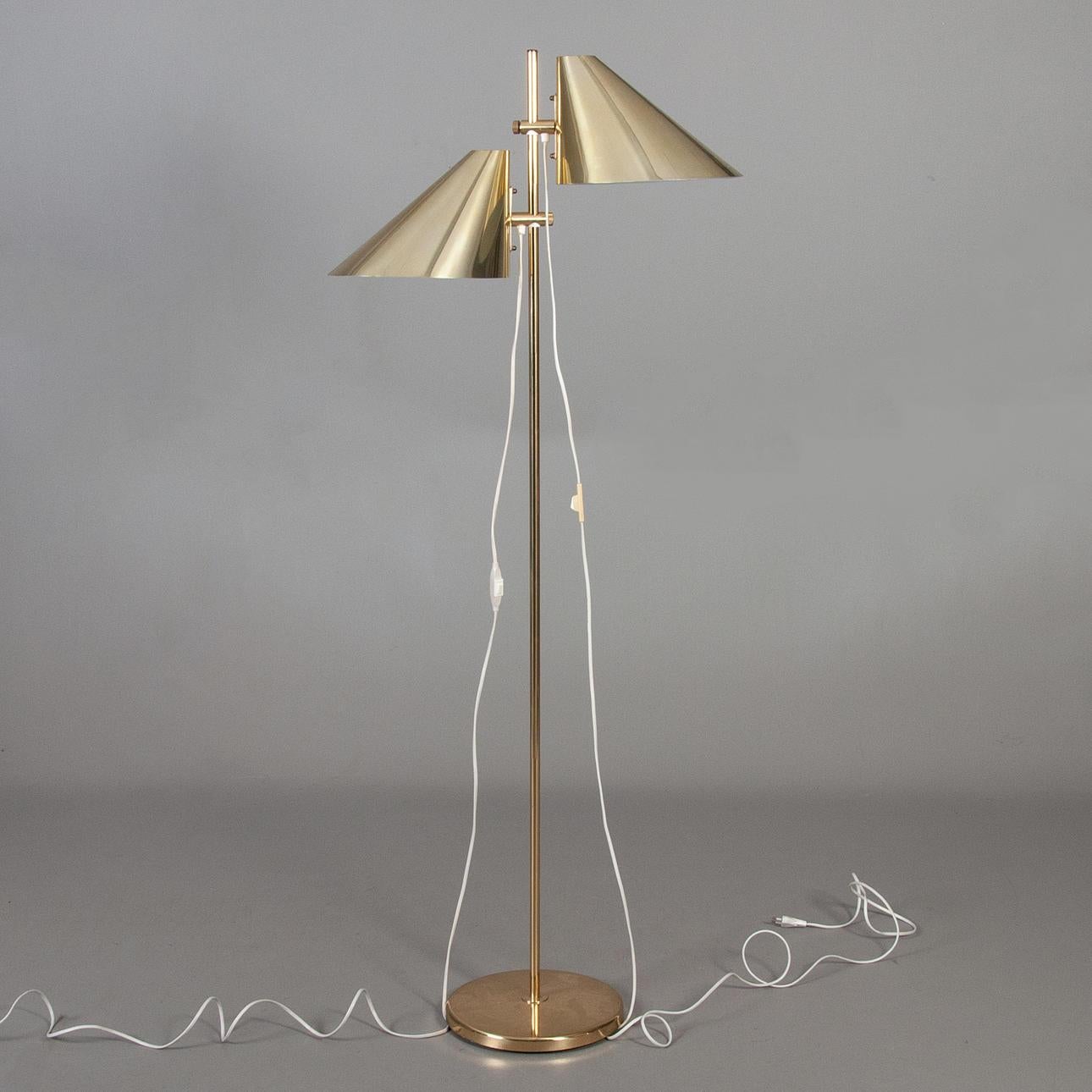 G 185 floor lamp by Hans Agne Jakobsson In Good Condition For Sale In PARIS, FR