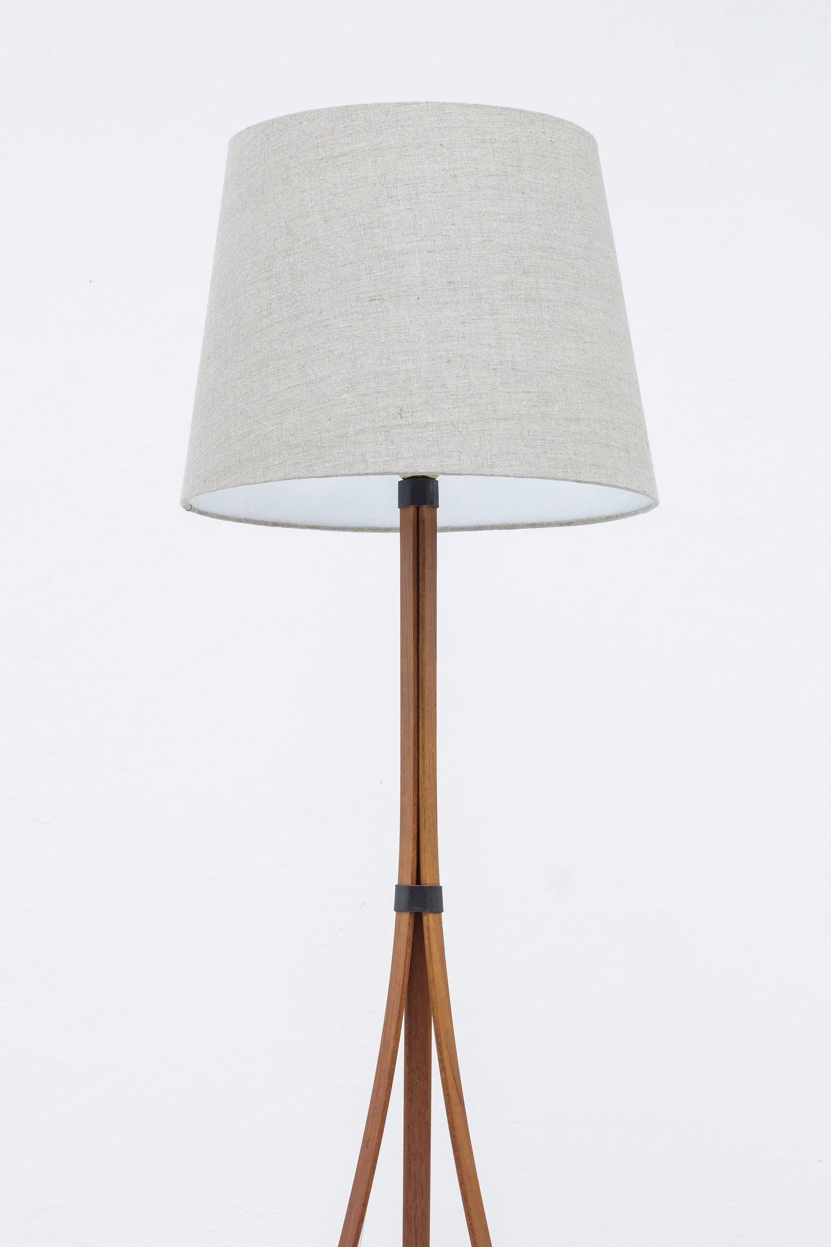 G-35 Teak Floor Lamp by Alf Svensson for Bergboms, Sweden, 1950s In Good Condition For Sale In Hägersten, SE