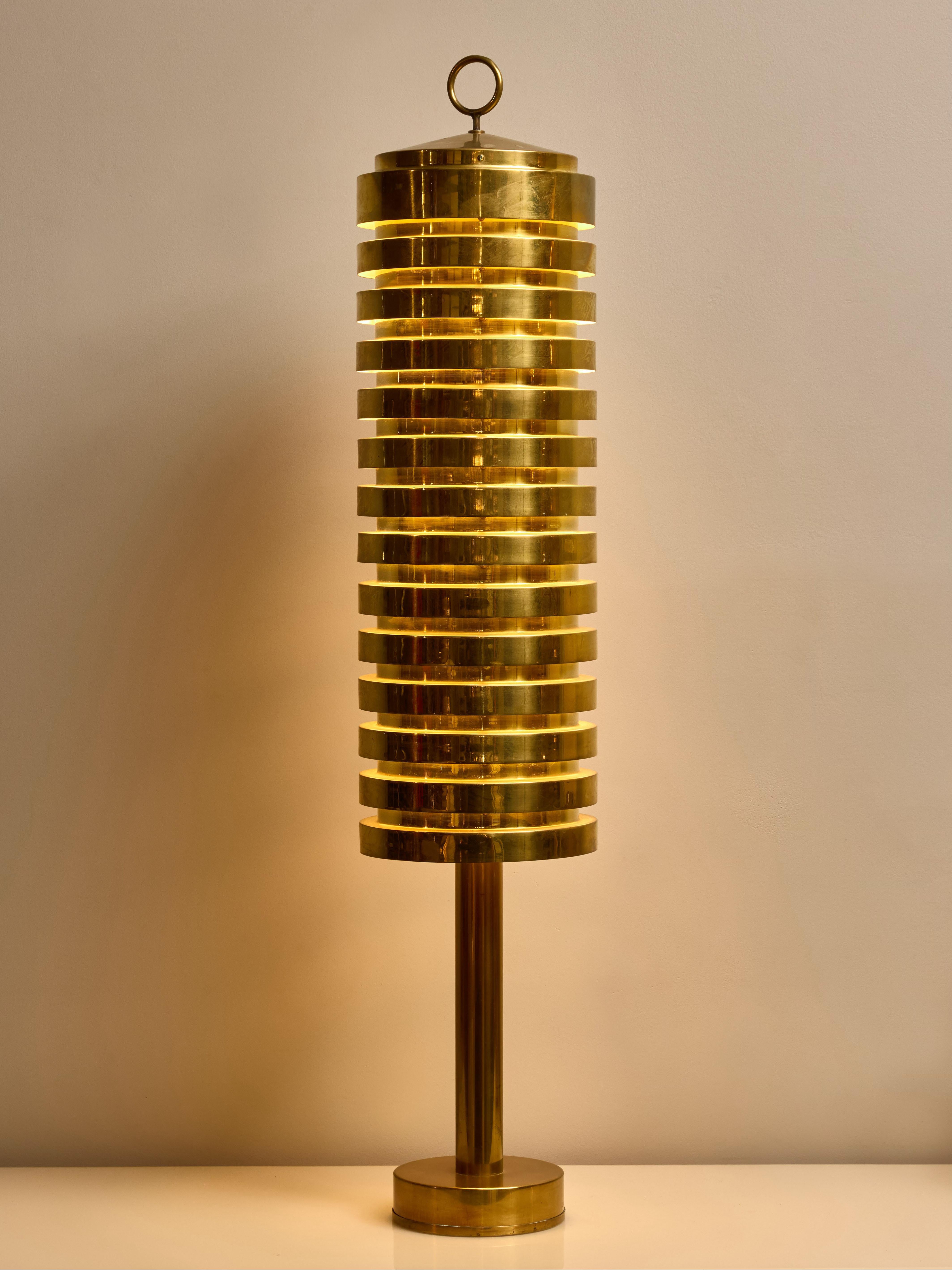 Scandinave moderne Lampadaire G-81 en laiton de Hans Agne Jakobsson en vente