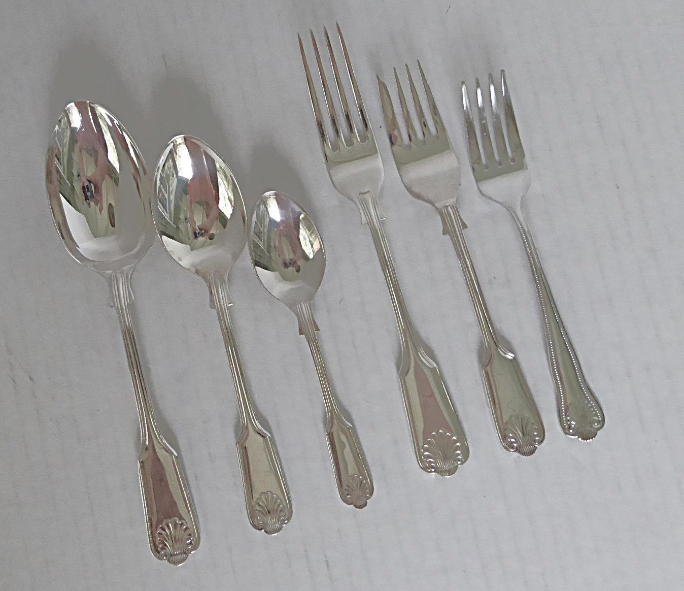 G. Butler of Sheffield Cavendish Fiddle Thread & Shell Silverware 50 pcs British In Good Condition In Miami, FL
