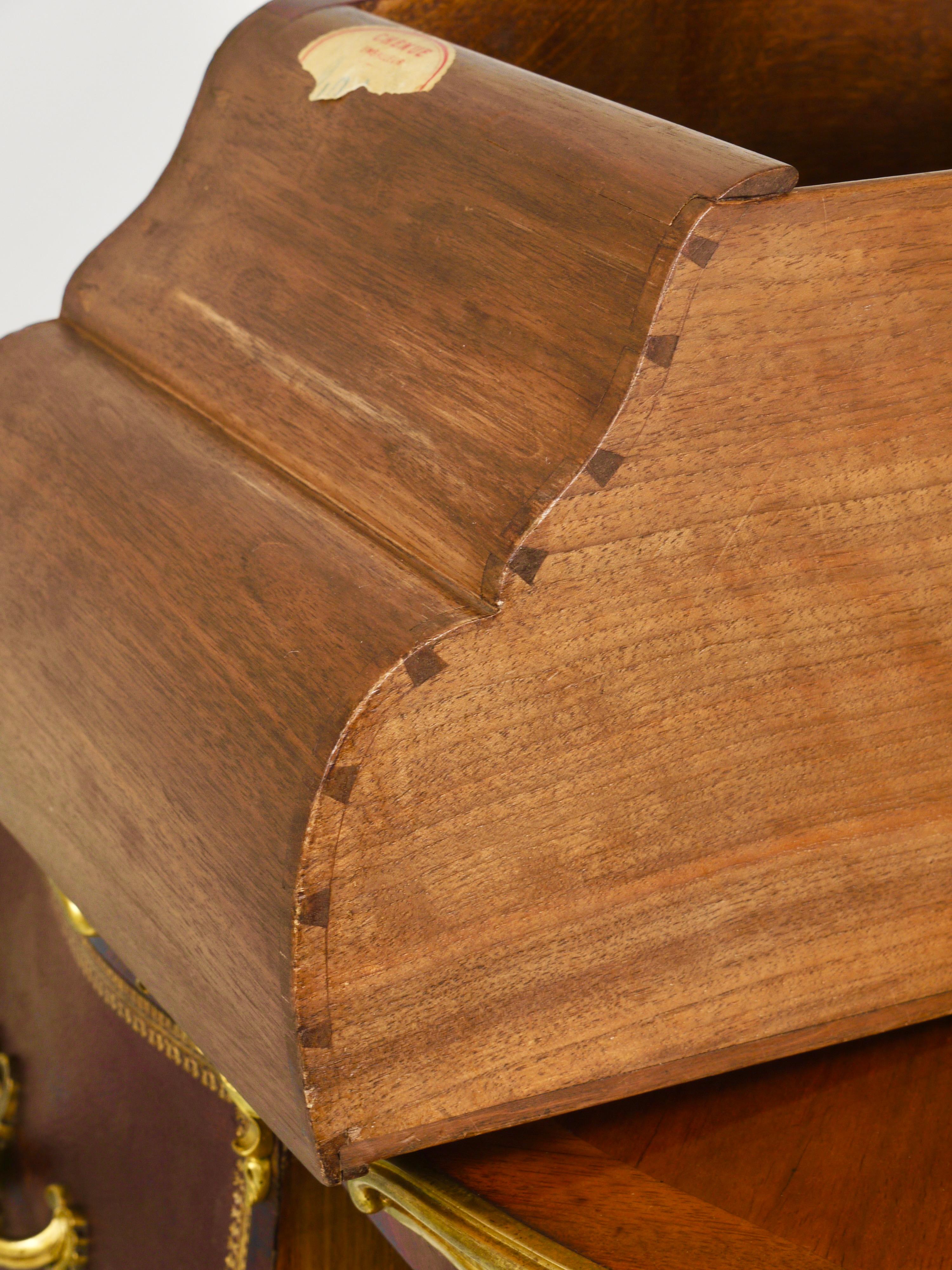 Commode Louis XV Bombé di Durand Louis, intarsio, bronzo ormeggiato, 1880, Parigi, Francia in vendita 5