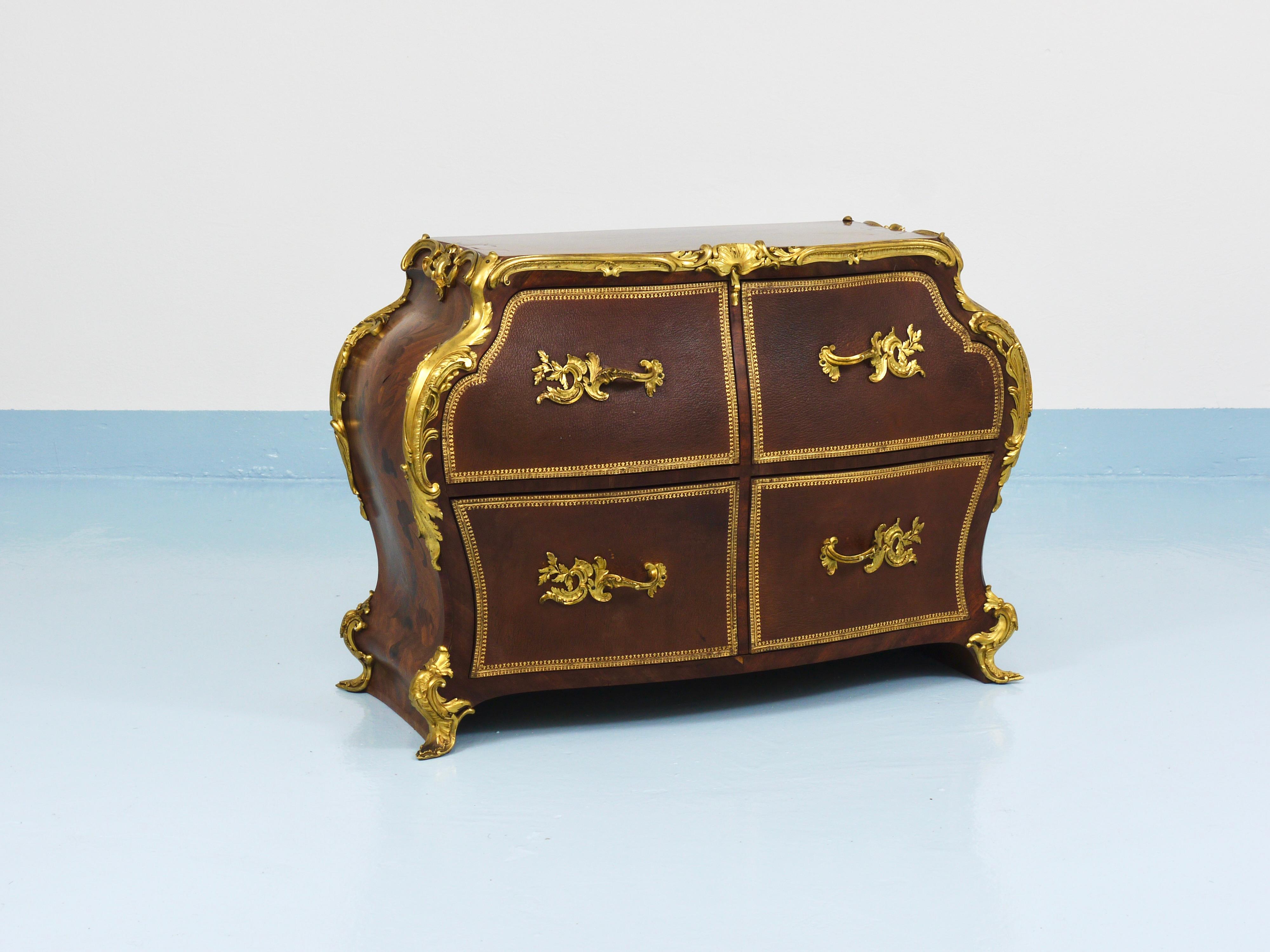 Luigi XV Commode Louis XV Bombé di Durand Louis, intarsio, bronzo ormeggiato, 1880, Parigi, Francia in vendita