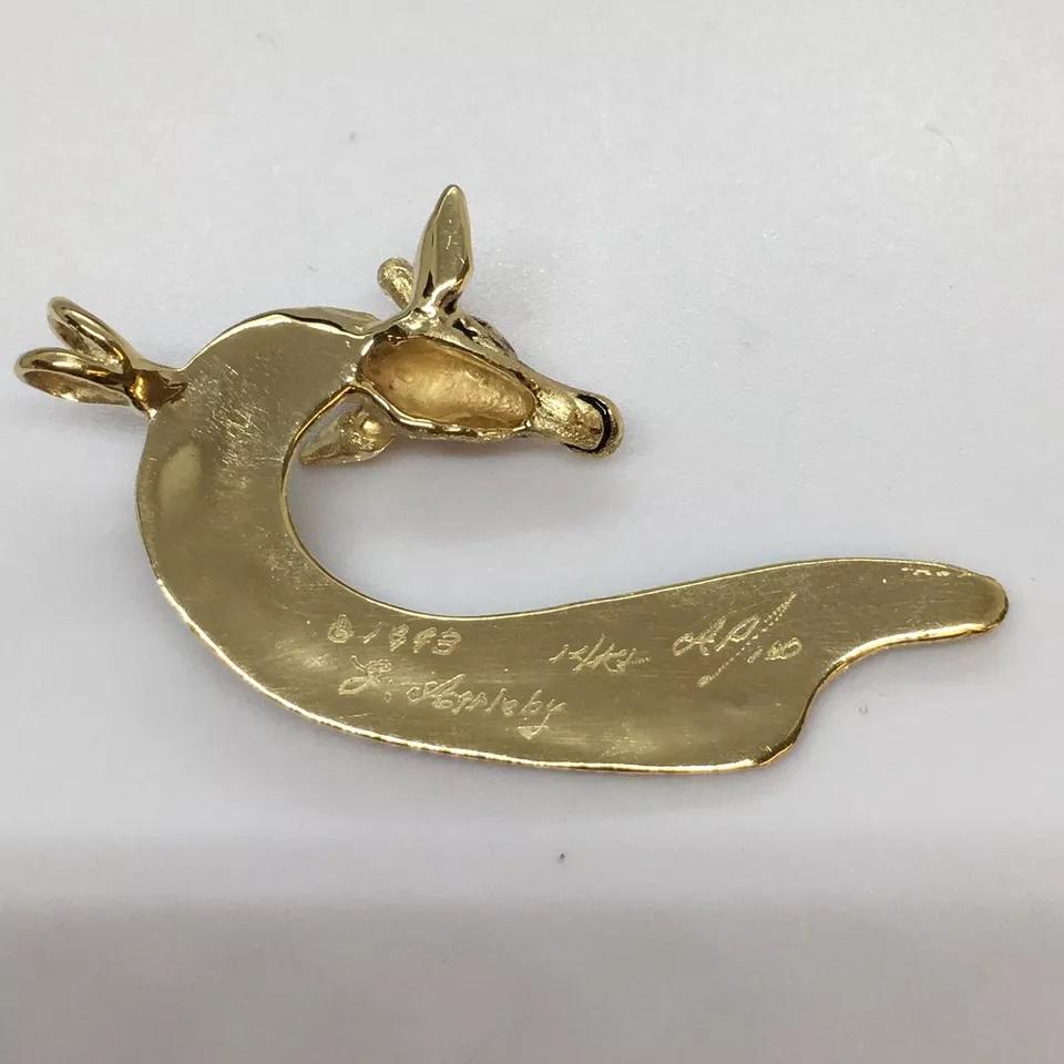 G & G Appleby 14 Karat Yellow Gold Enamel Giraffe Necklace Pendent In Excellent Condition For Sale In Los Angeles, CA