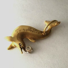 g & g Appleby 18K Yellow Gold Playful Dolphin 3D Charm Pendant Signed Copyright