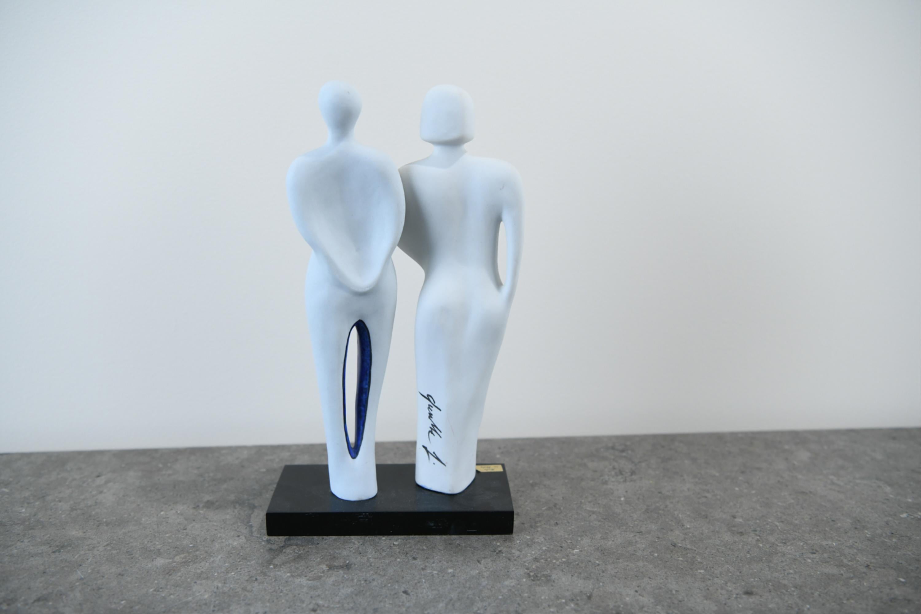 G. Gusella, Pequeña escultura figurativa de cerámica pintada a mano, hacia la década de 1980 Cerámico