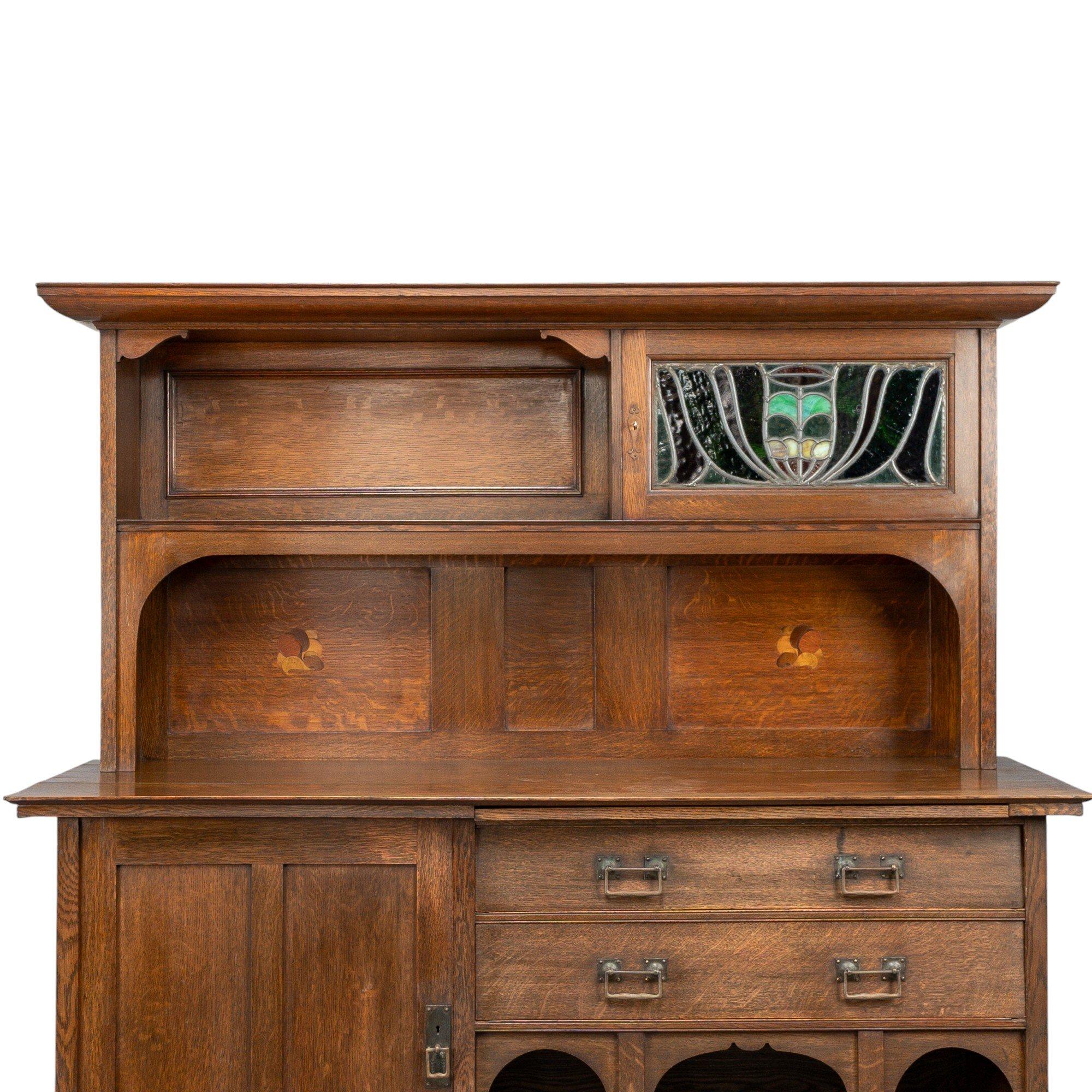 XX secolo G. M. Ellwood, Credenza in stile Arts & Crafts Glasgow in Oak di Bath Cabinet Makers in vendita
