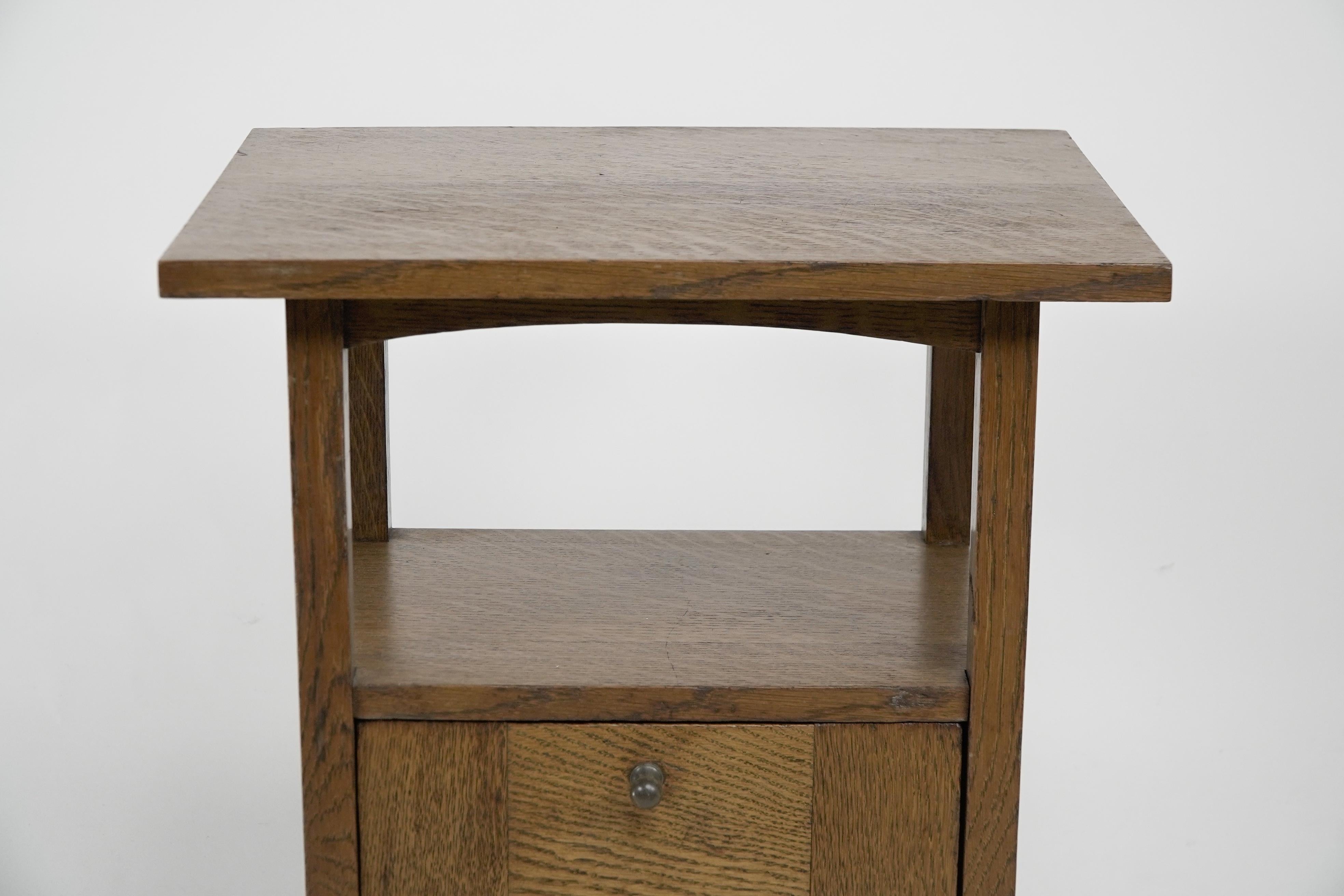 Oak G M Ellwood for J S Henry. A rare oak and inlaid coal purdonium For Sale