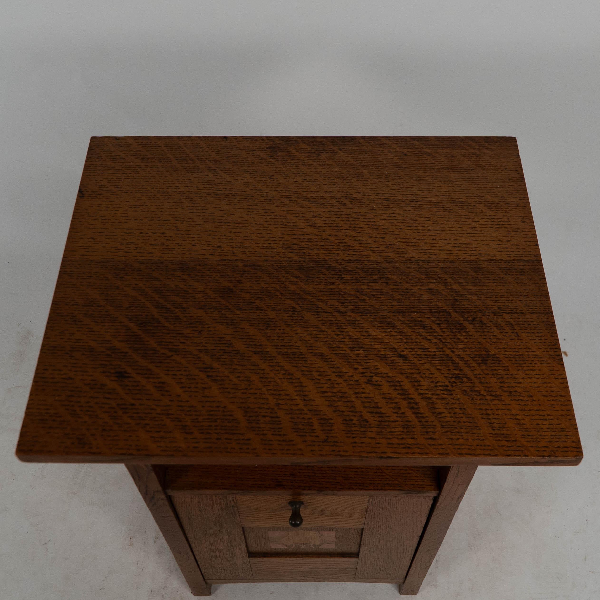 Oak G M Ellwood for J S Henry. A rare oak and inlaid coal purdonium For Sale