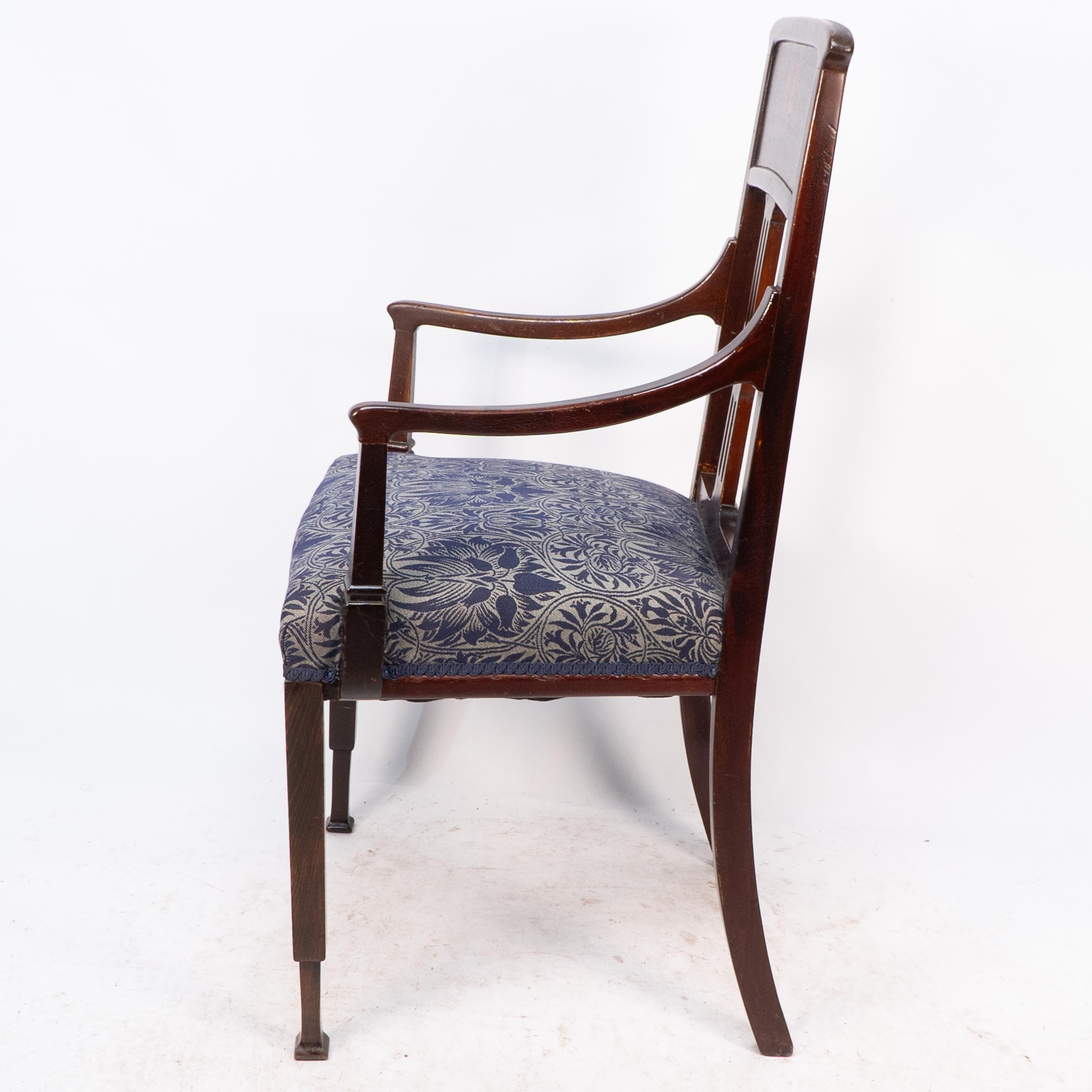 Early 20th Century G M Ellwood for J S Henry attri. An English Arts and Crafts mahogany armchair For Sale