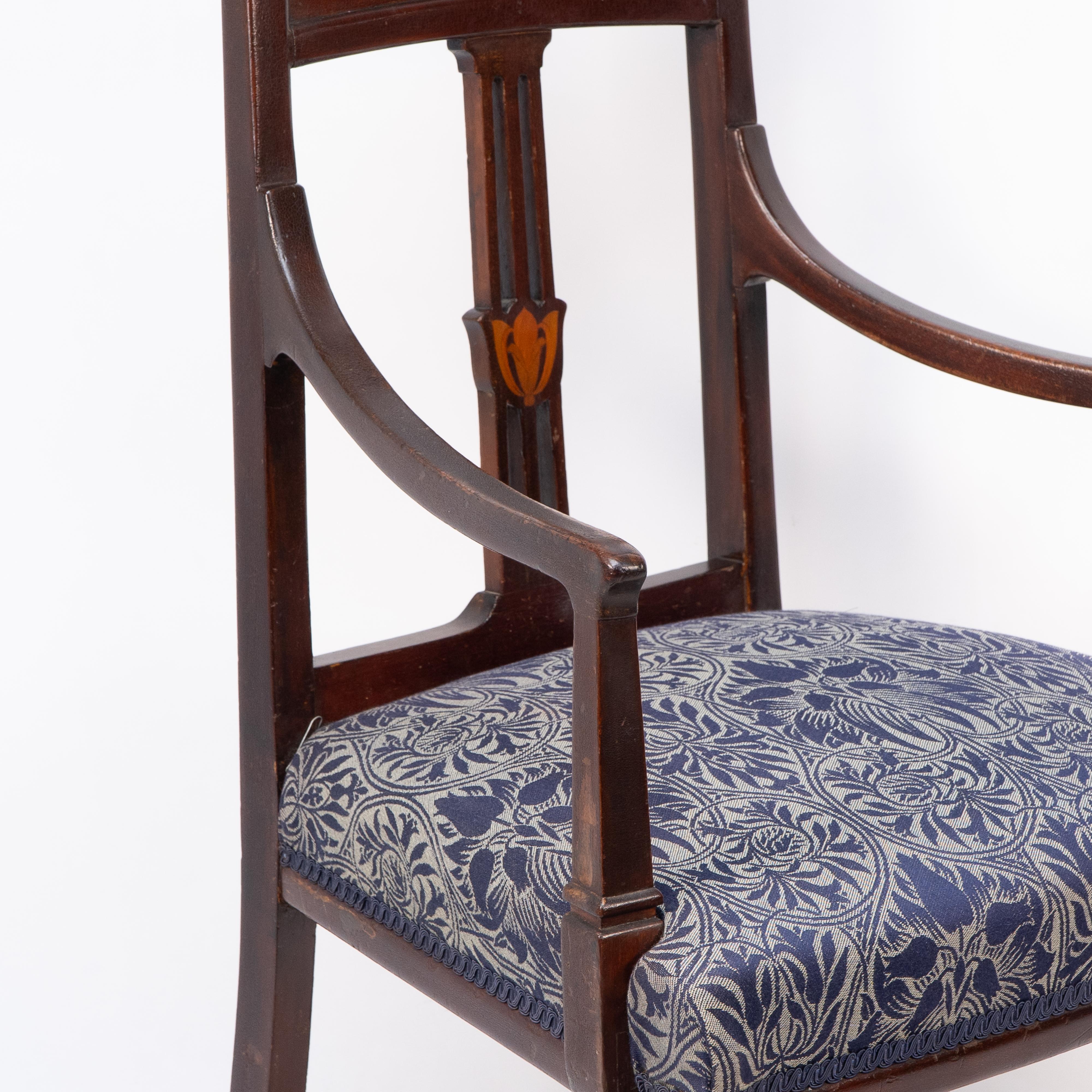 G M Ellwood for J S Henry attri. An English Arts and Crafts mahogany armchair For Sale 4