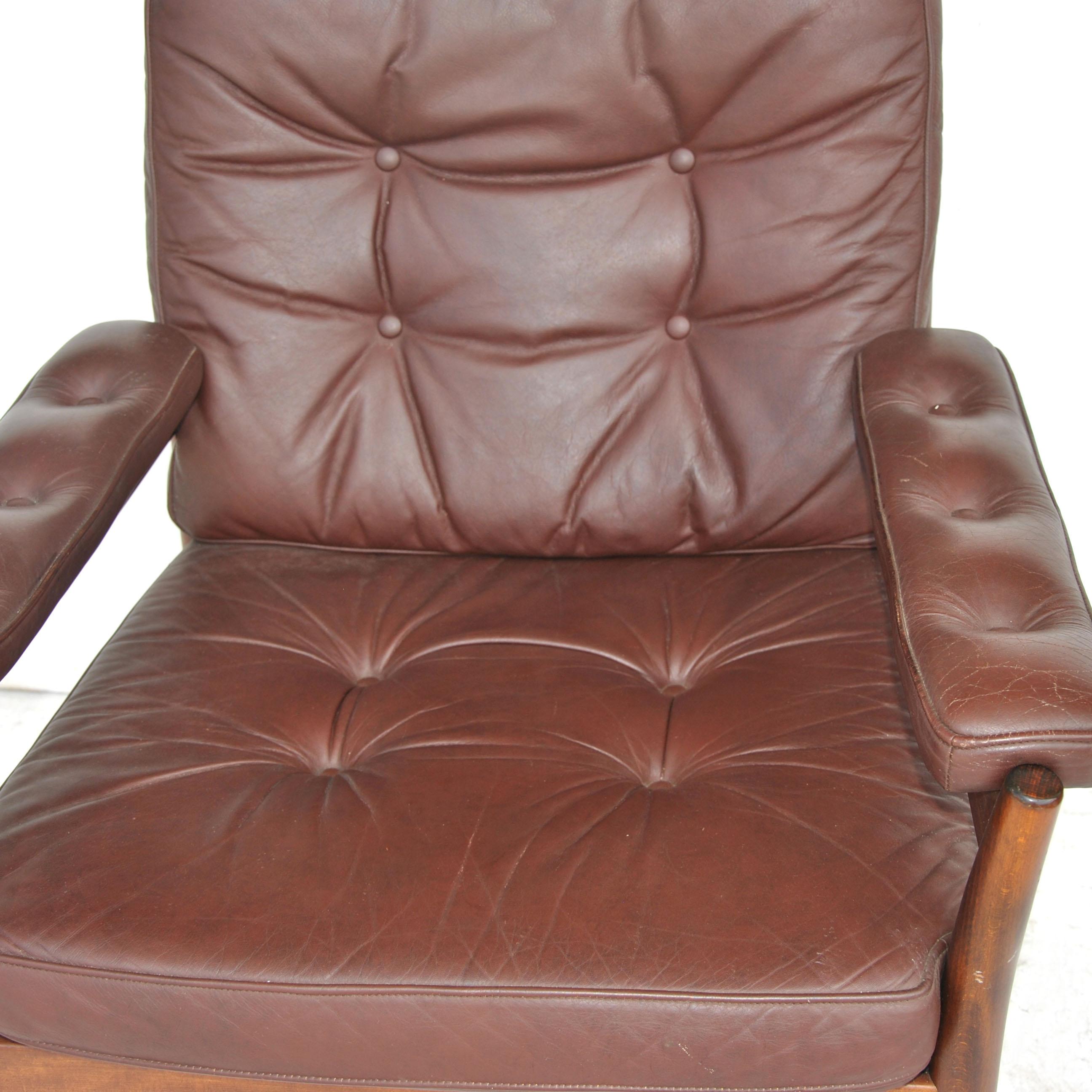 G-Möbel Scandinavian Walnut And Leather Lounge Chair For Sale 1