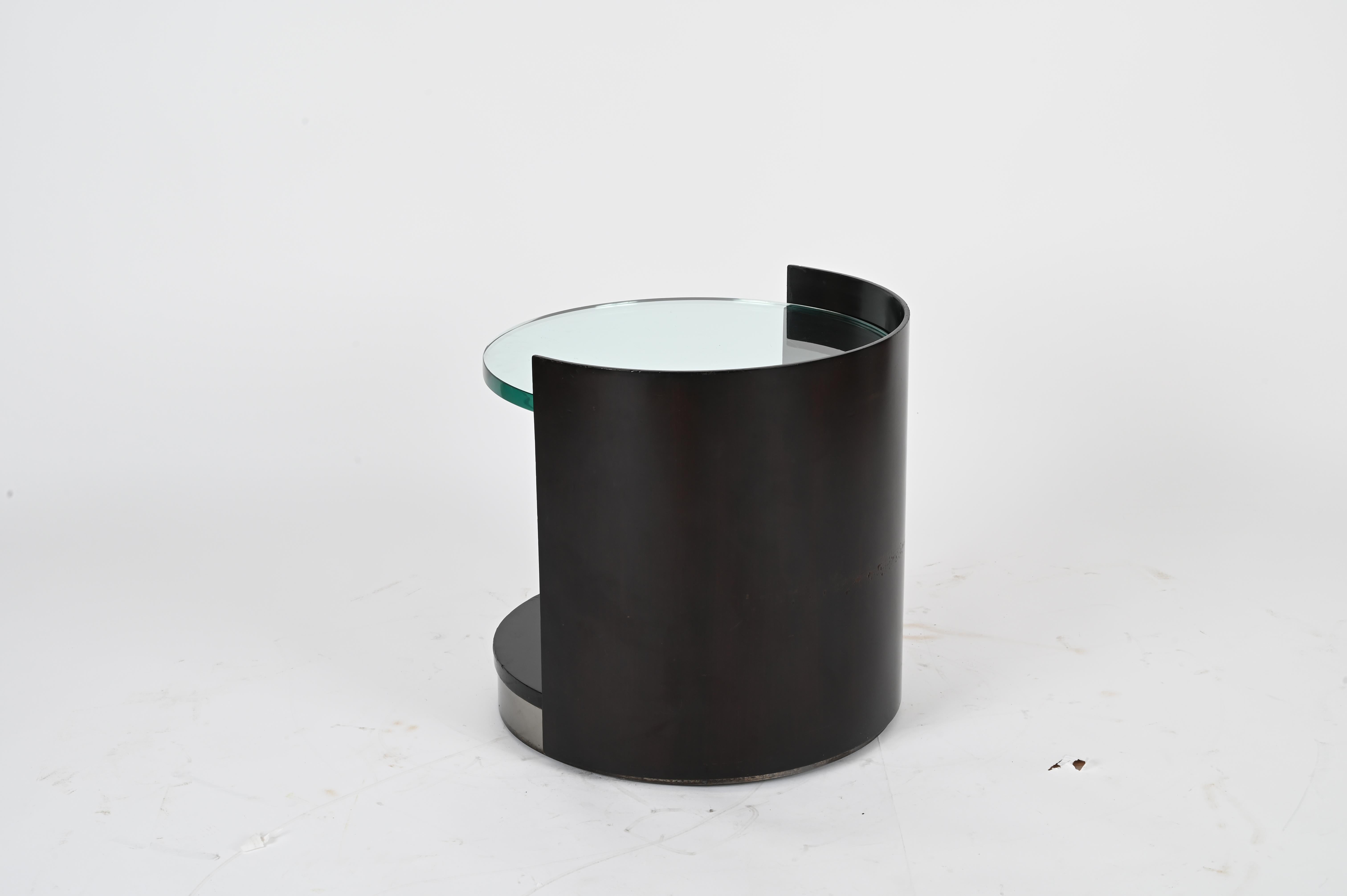 G. Moscatelli Nightstand or Side Table, Lacquered Wood and Crystal, Italy 1970s im Zustand „Gut“ im Angebot in Roma, IT