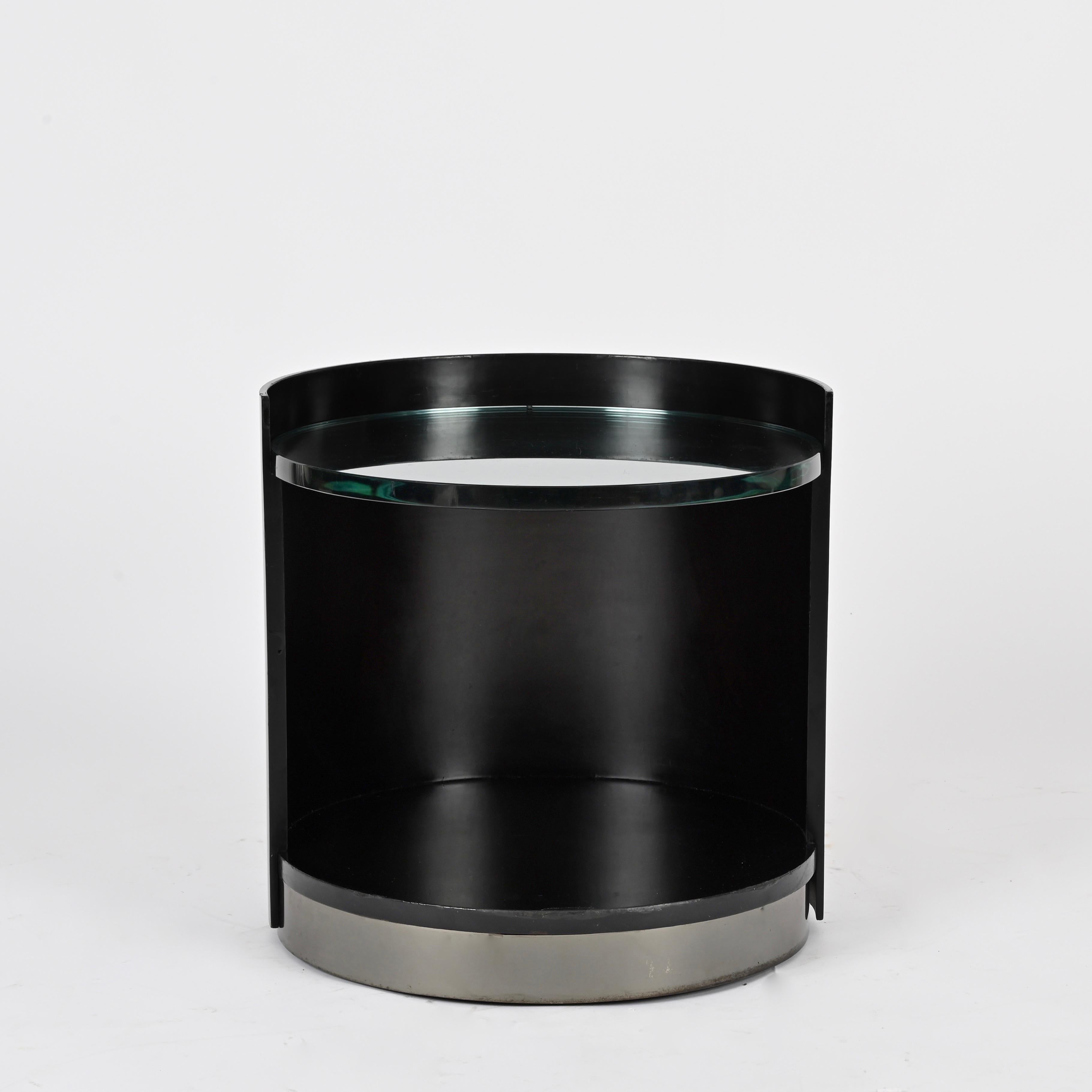 G. Moscatelli Nightstand or Side Table, Lacquered Wood and Crystal, Italy 1970s (Metall) im Angebot