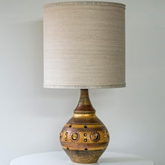 G. Pelletier Lampe en céramique brun-or-cuivre, abat-jour en soie de Houben