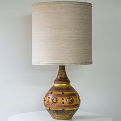 G. Pelletier Lampe en céramique brun-or-cuivre, abat-jour en soie de Houben