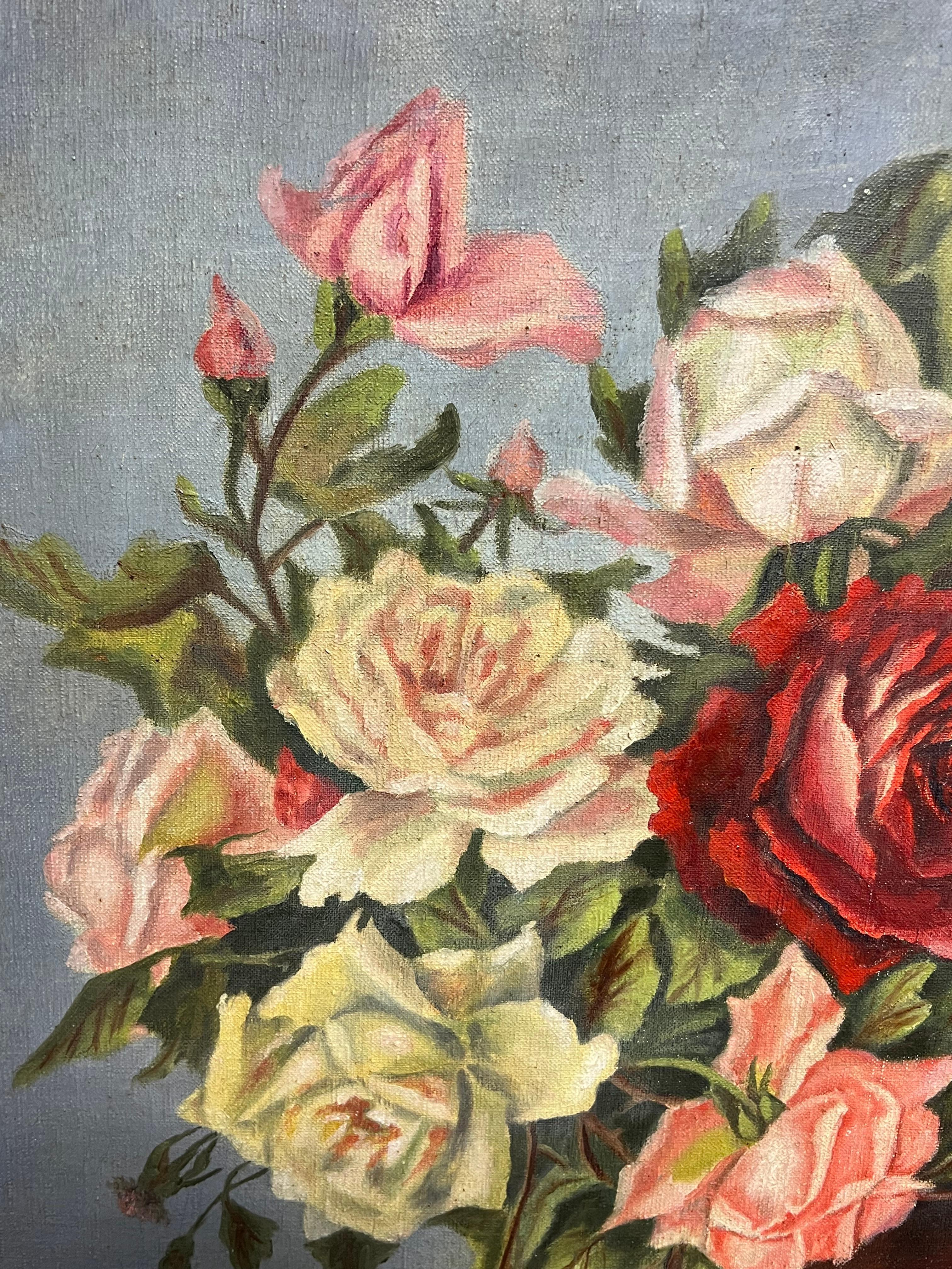 Natura morta floreale francese degli anni '40 Rose rosa rosse in vaso marrone Pittura a olio - Painting Postimpressionismo di G. Picard-Aubry
