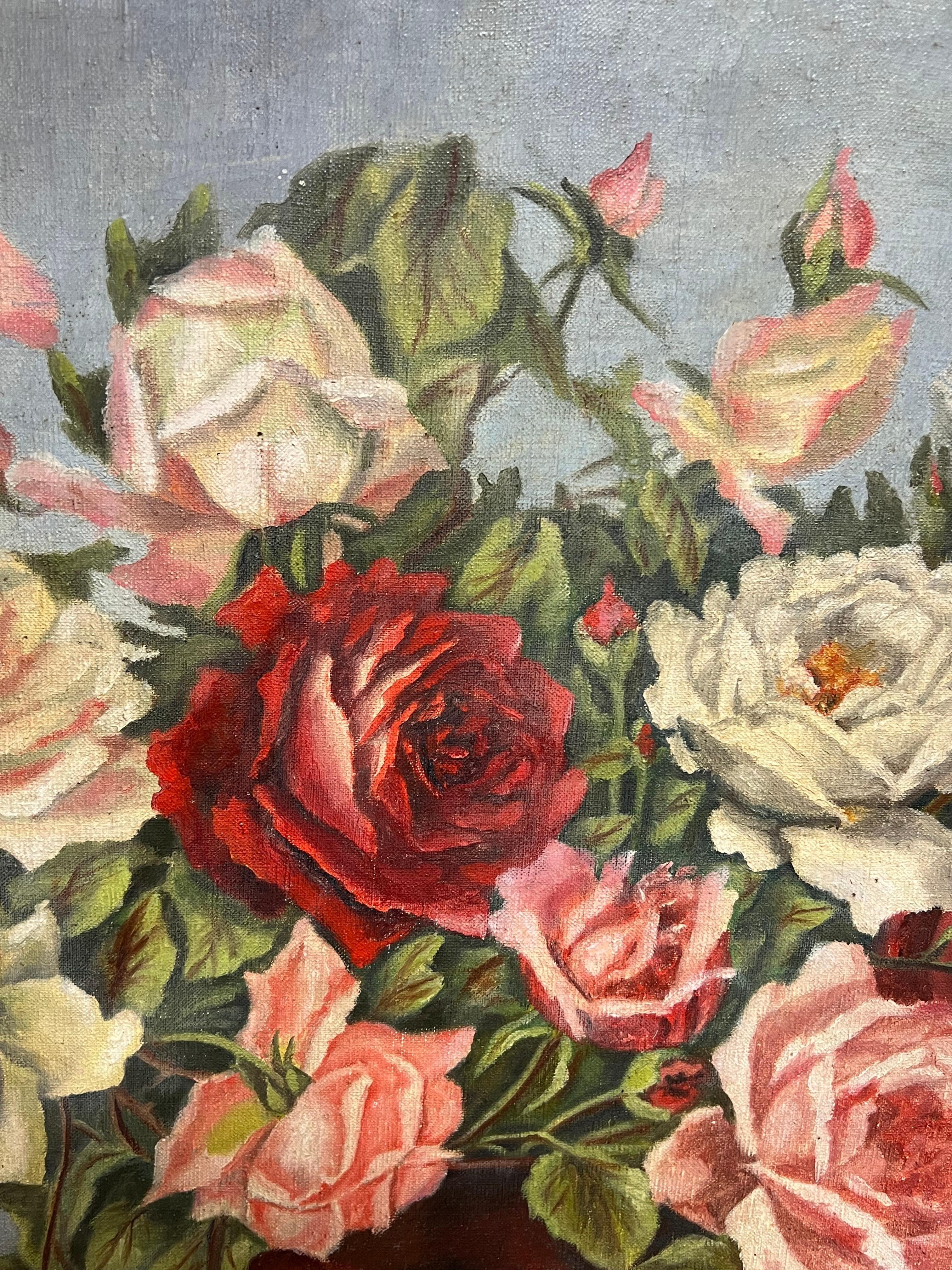 Natura morta floreale francese degli anni '40 Rose rosa rosse in vaso marrone Pittura a olio - Still-Life Painting Marrone di G. Picard-Aubry