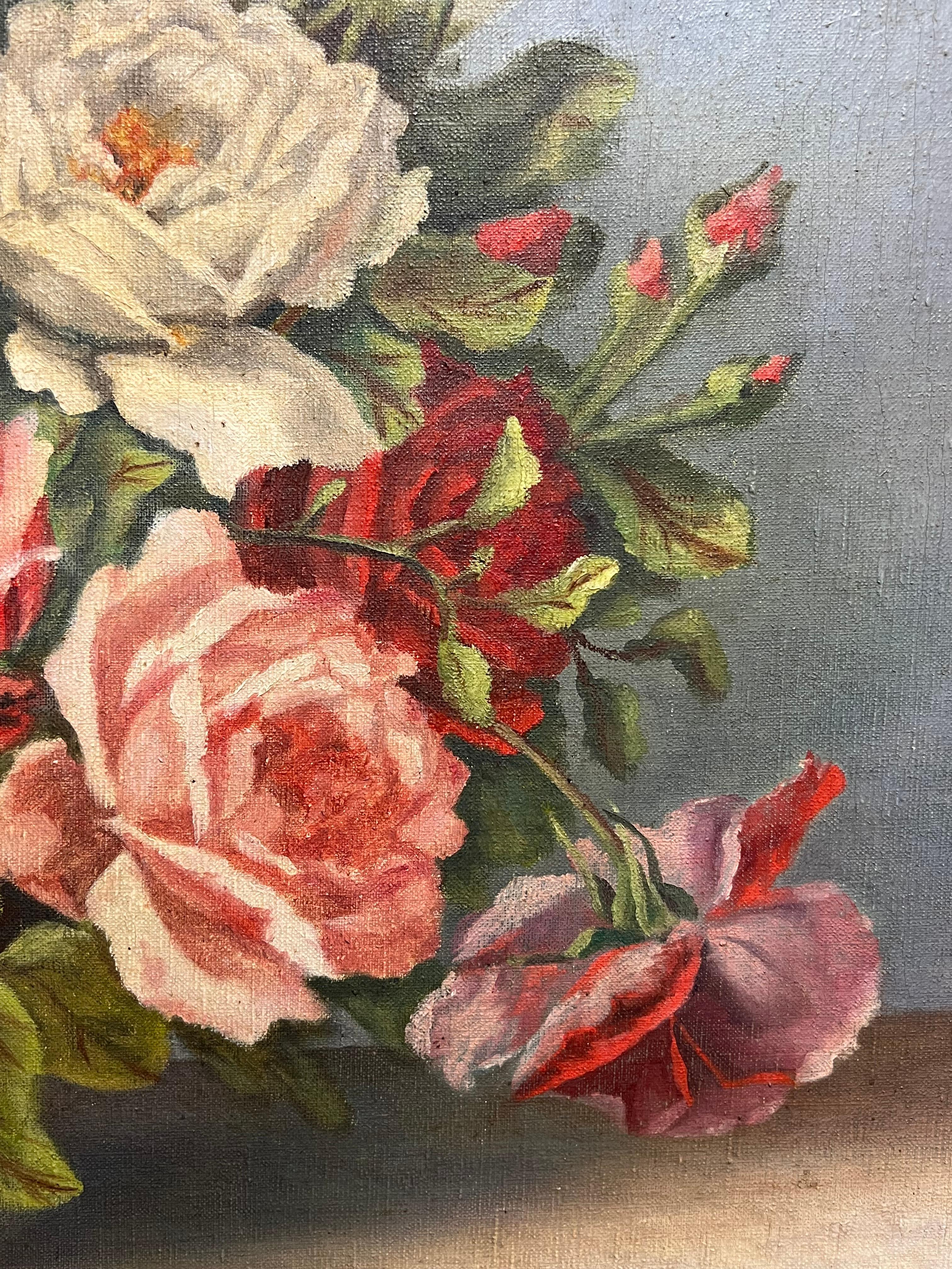 Natura morta floreale francese degli anni '40 Rose rosa rosse in vaso marrone Pittura a olio in vendita 1
