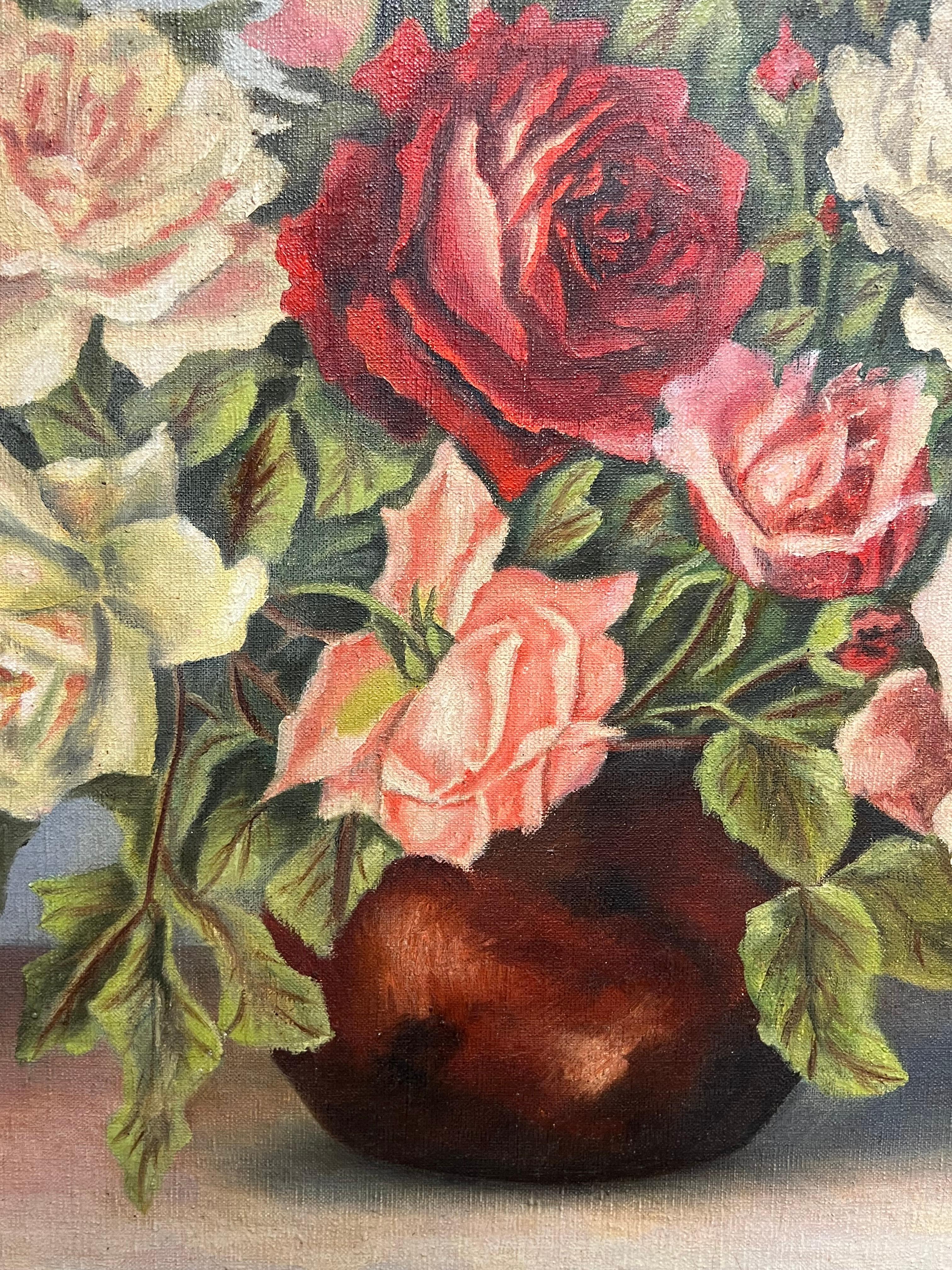 Natura morta floreale francese degli anni '40 Rose rosa rosse in vaso marrone Pittura a olio in vendita 2