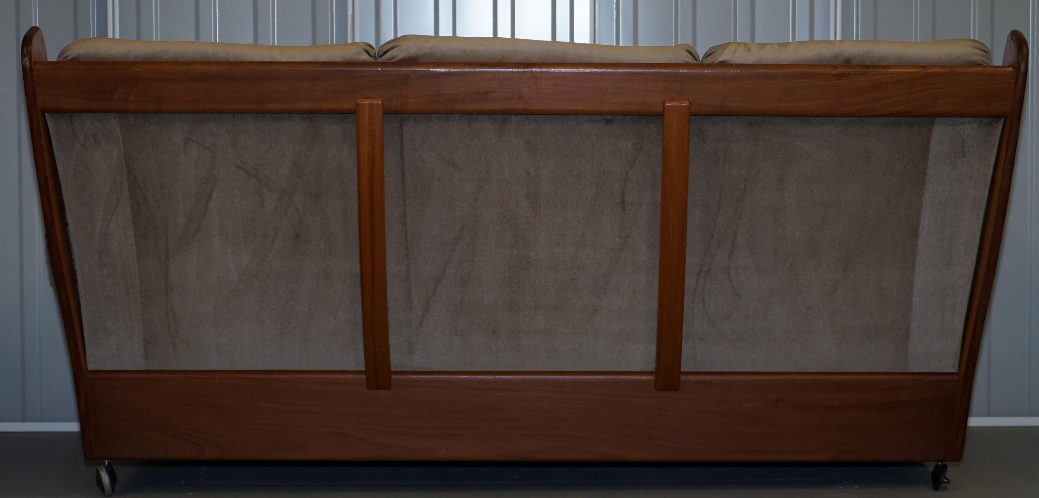 G Plan 1960s Saddle Three-Piece Suite Original Upholstery Solid Teak Frames 10