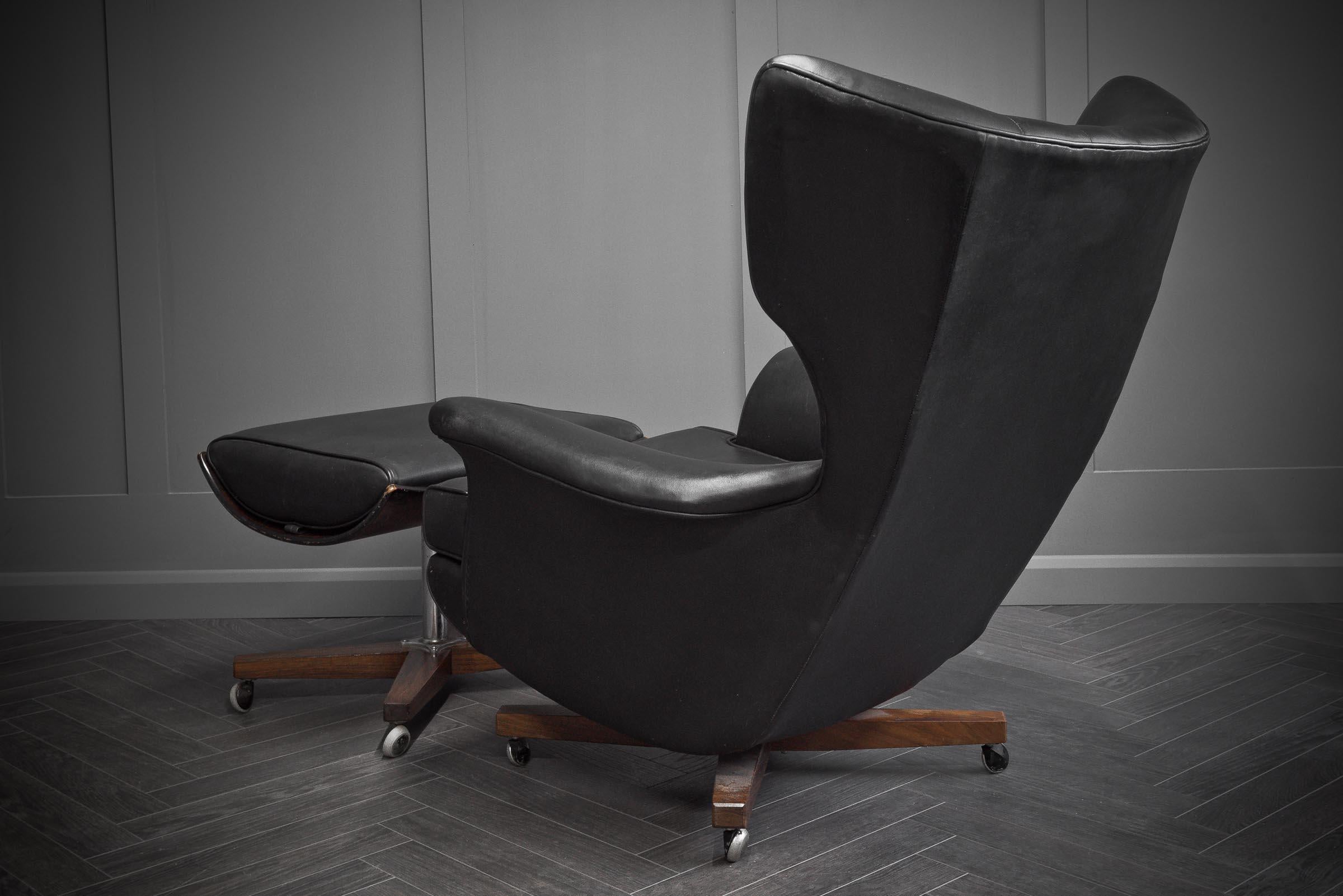 Plastique Chaise et tabouret G Plan Blofeld modèle 62 en vente