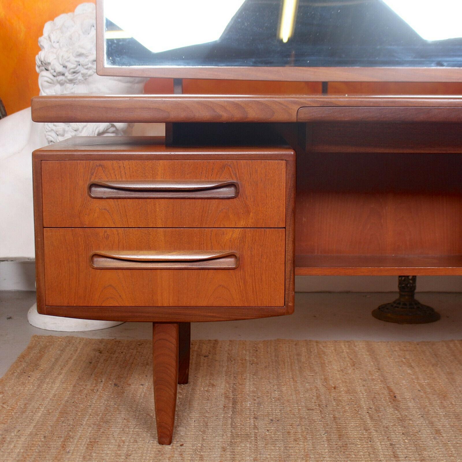 G Plan Dressing Table Teak Fresco Floating In Good Condition For Sale In Newcastle upon Tyne, GB