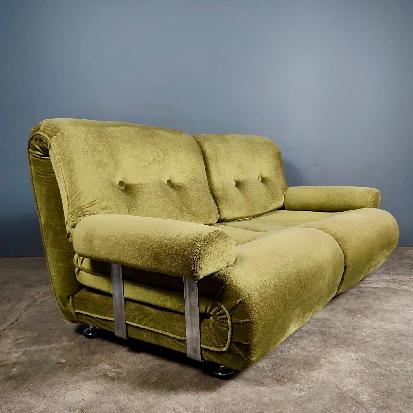 New Stock ✅

G Plan Modular Sofa Chairs Green Velvet Mid Century Vintage Retro MCM

This is a truly fabulous and extremely modular sofa designed in the 1960’s by KM Wilkins for British manufacturer G Plan.

Arms can be removed to make one armchair