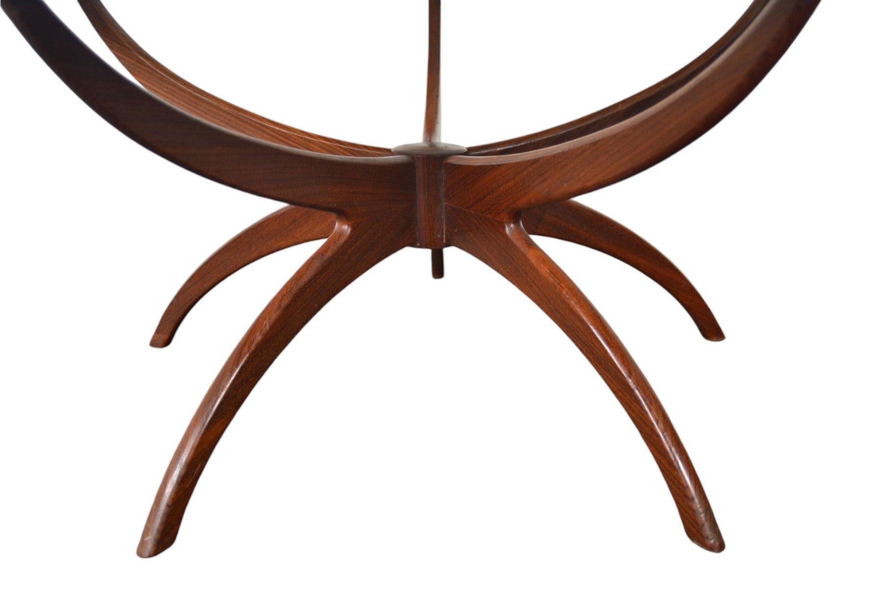 Table basse G-Plan Spider #1 Bon état - En vente à Berkeley, CA