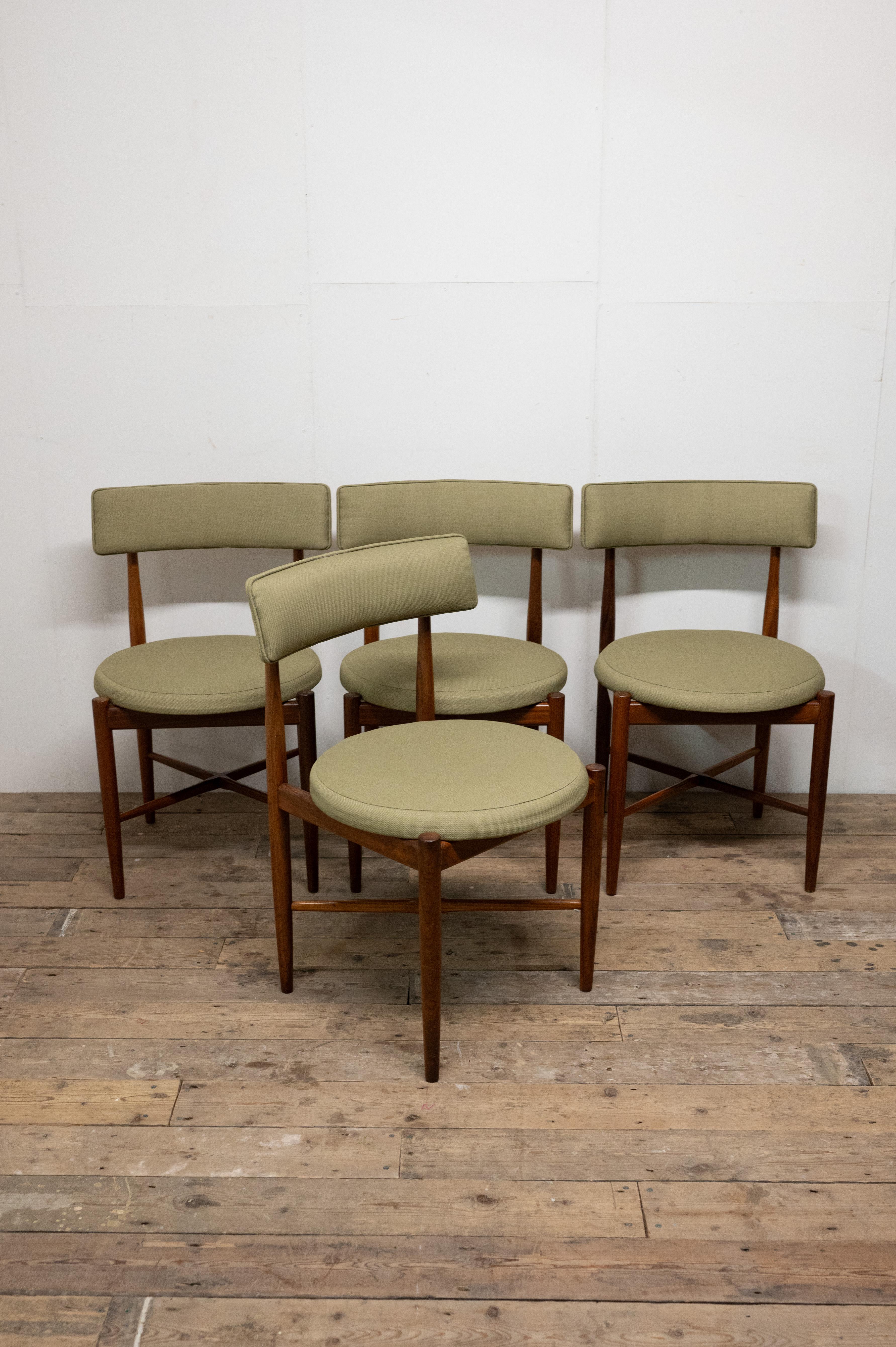G Plan Teak Fresco Dining Chairs by Victor B Wilkins  4  Newly Upholstered In Good Condition In London, GB