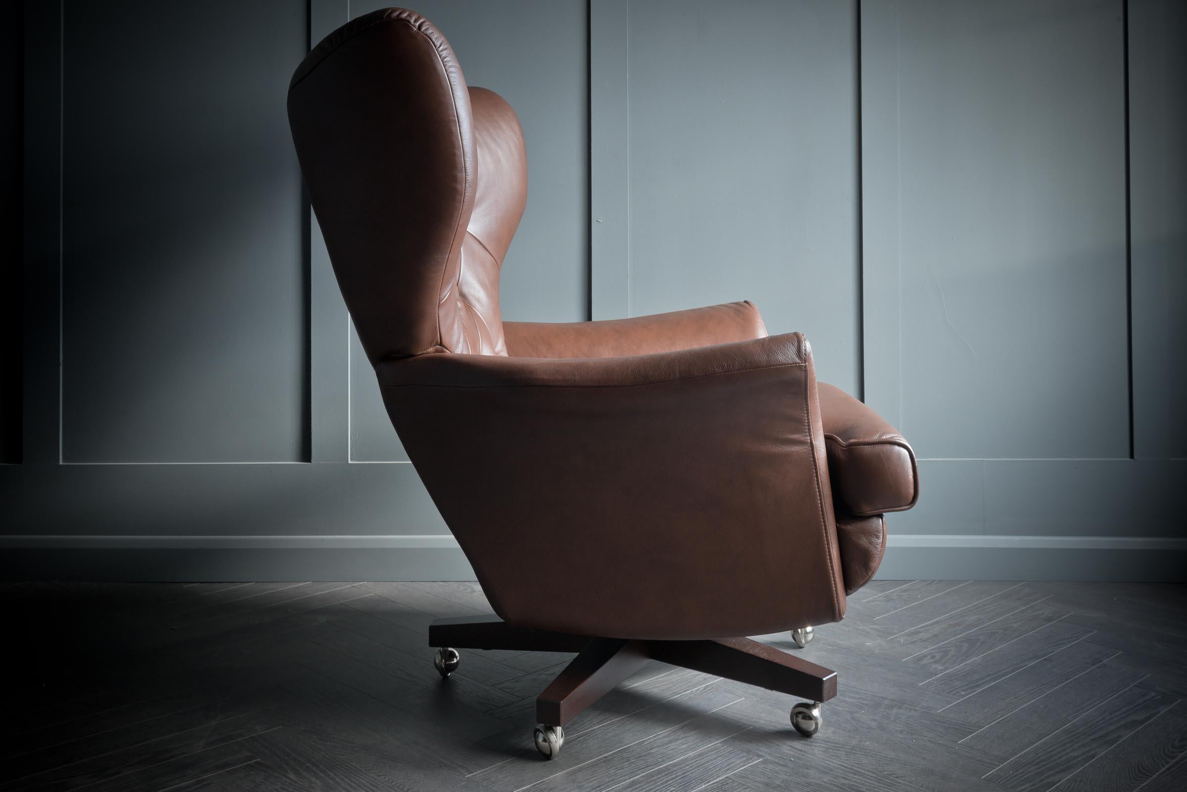 G Plan Vintage Re-Issue Modell 62 Stuhl und Hocker im Zustand „Gut“ im Angebot in Alton, GB