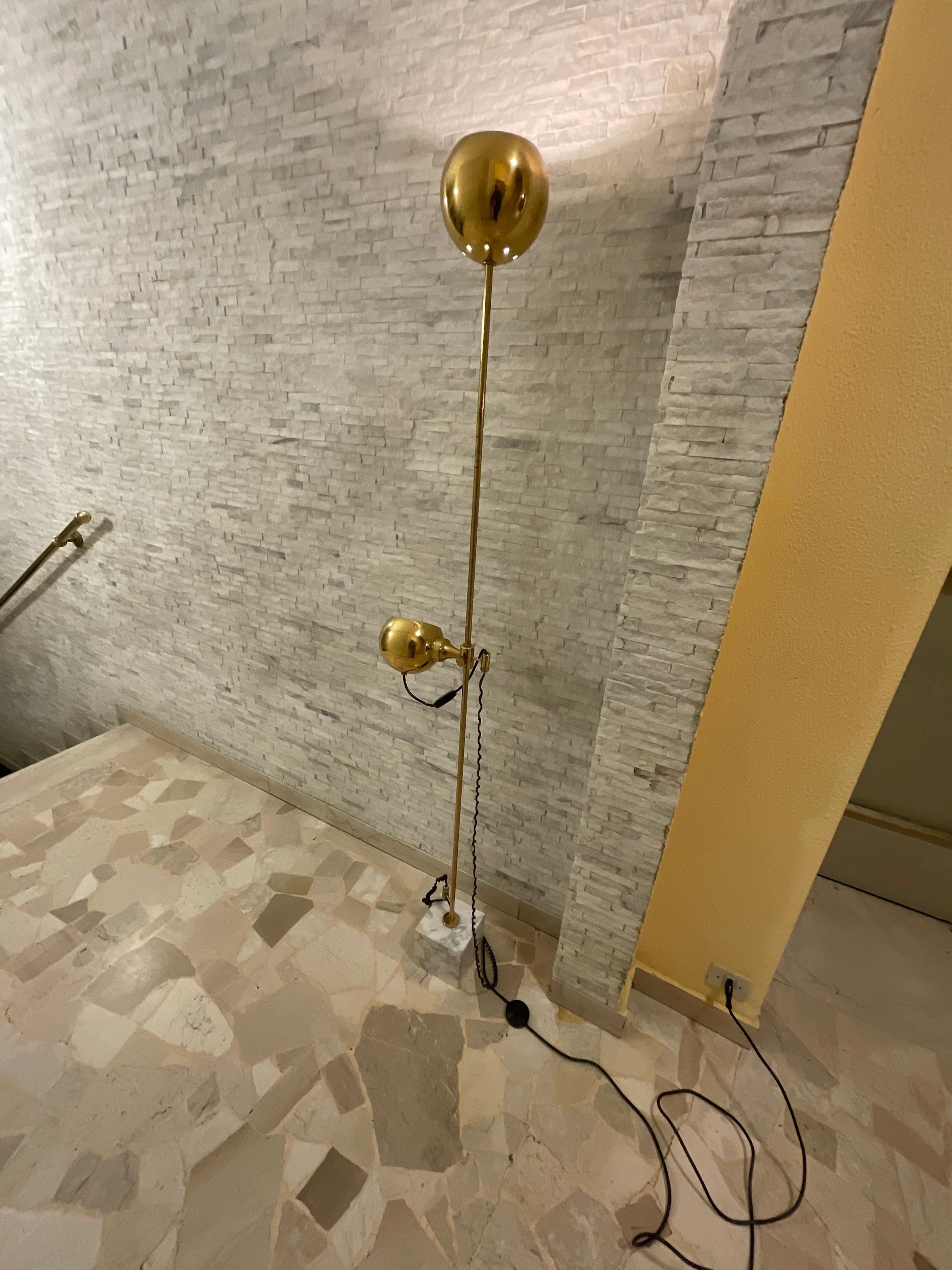 Moderno G. Reggiani - Lampada con 2 diffusori di cui 1 regolabile in altezza ITALIA 1970 in vendita