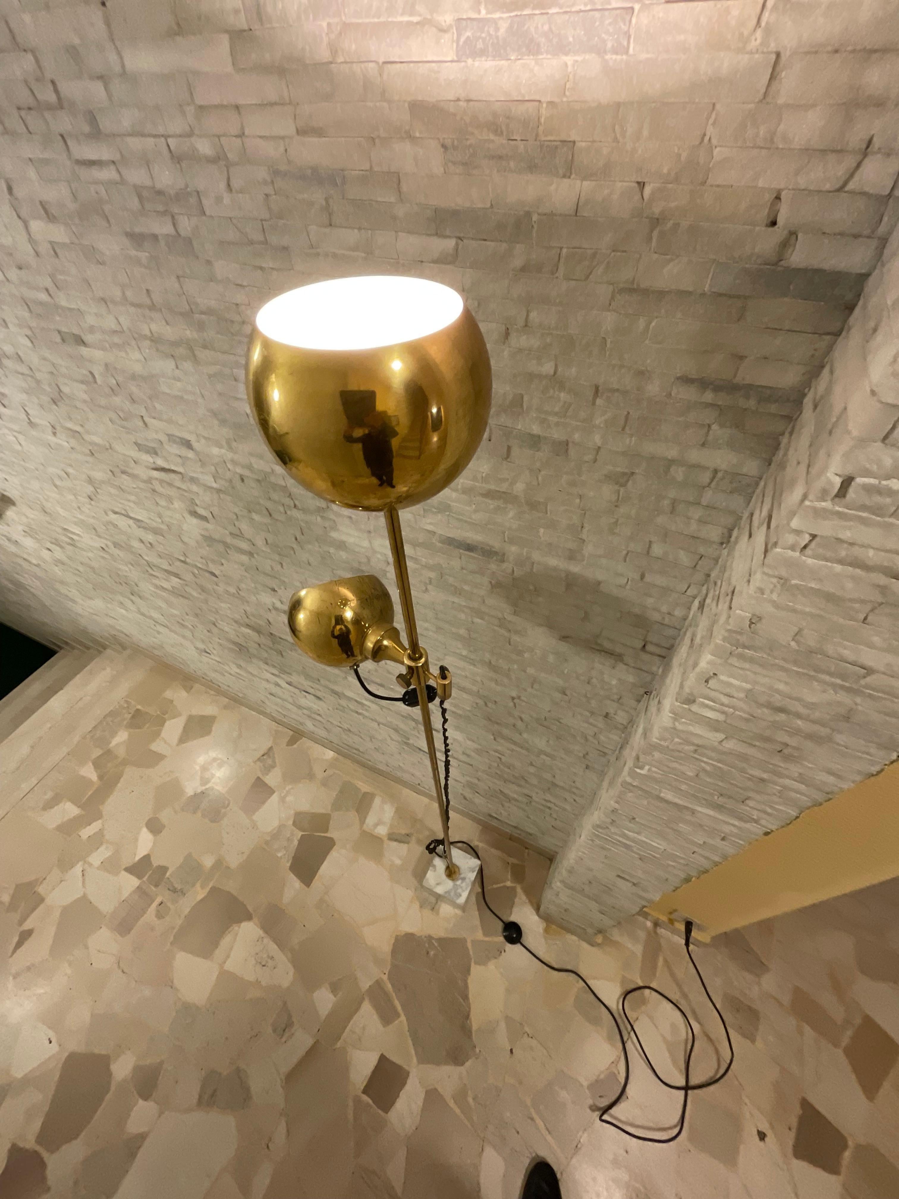 Fine XX secolo G. Reggiani - Lampada con 2 diffusori di cui 1 regolabile in altezza ITALIA 1970 in vendita