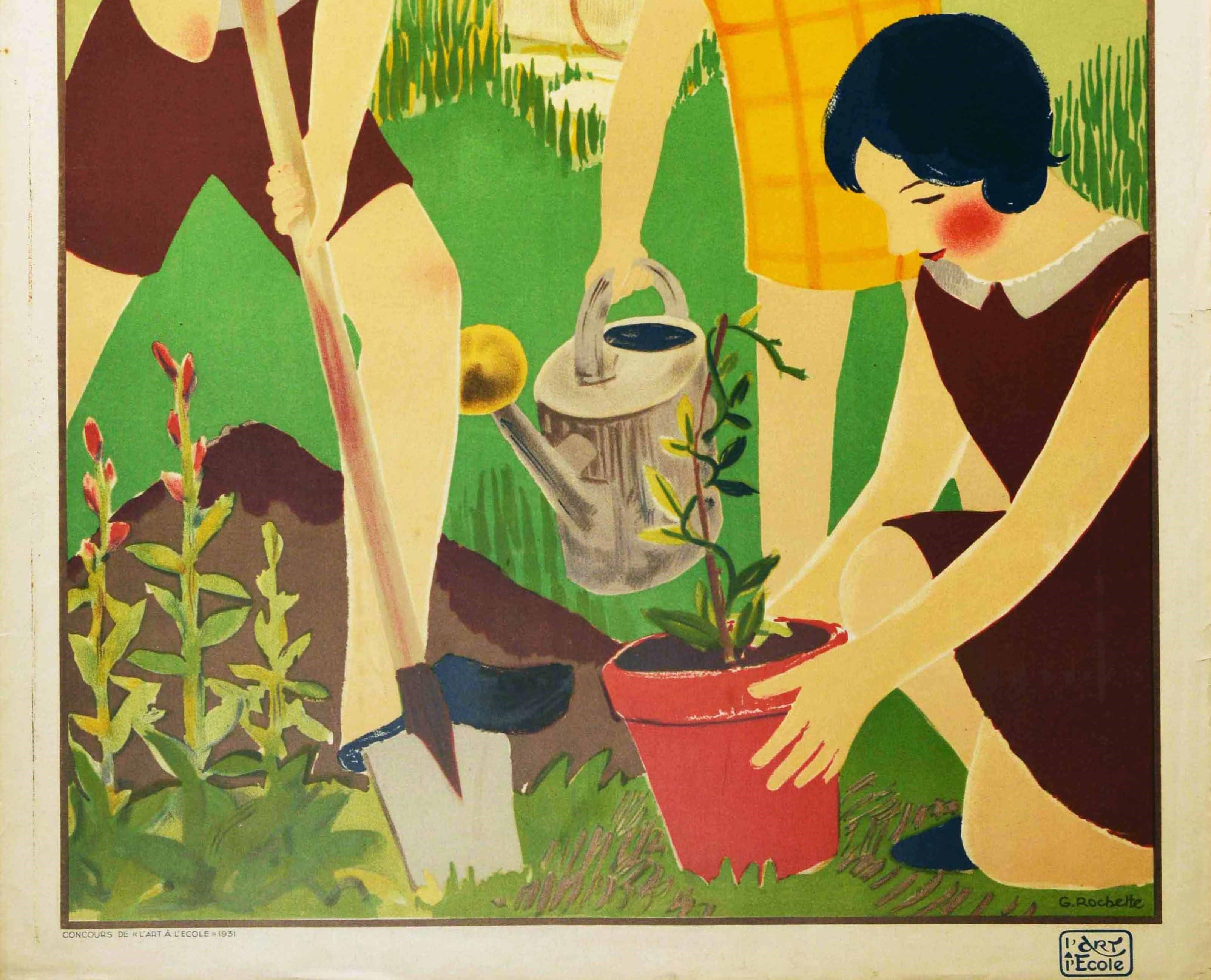 Affiche rétro originale, Écoliers en train de jardiner, Concours de l'Art À l'École - Art déco Print par G Rochette