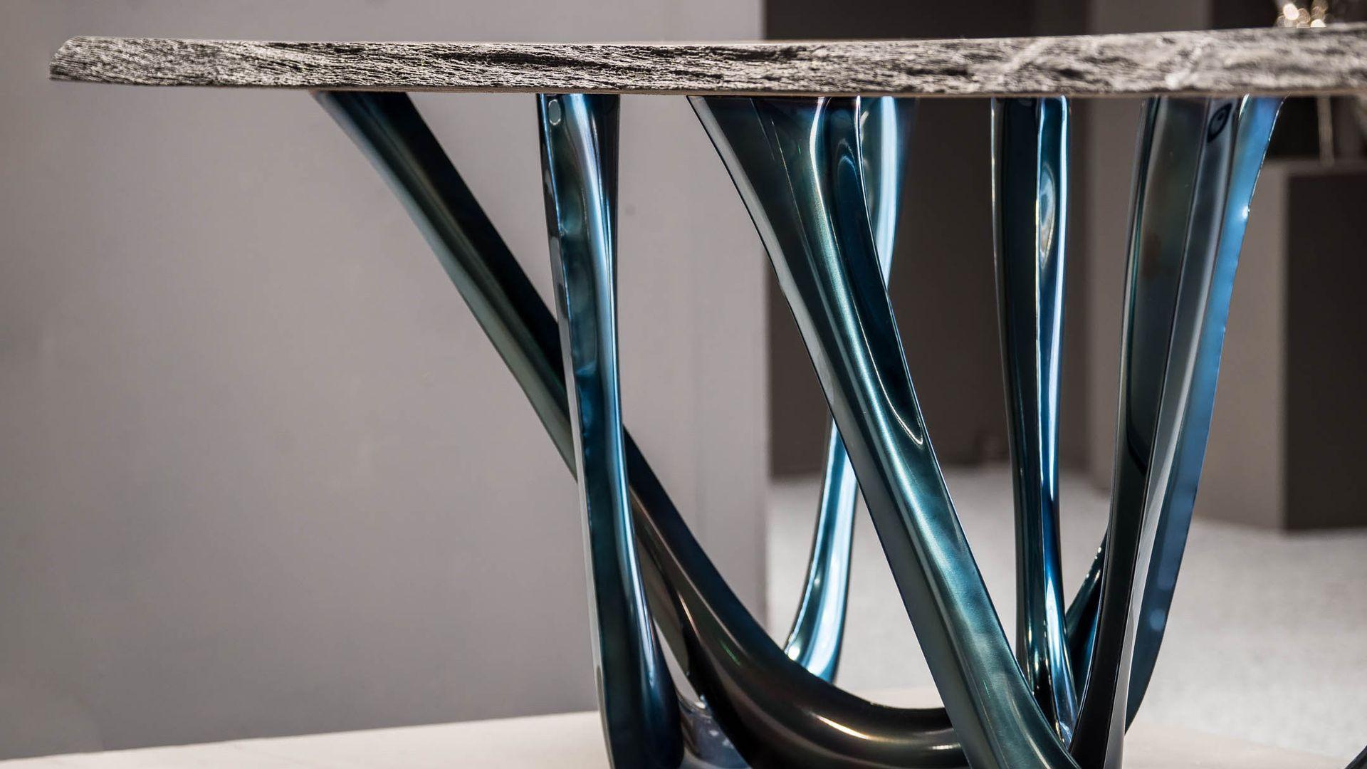 Mesa G con tablero de roble antiguo azul cósmico by Zieta Pulido en venta