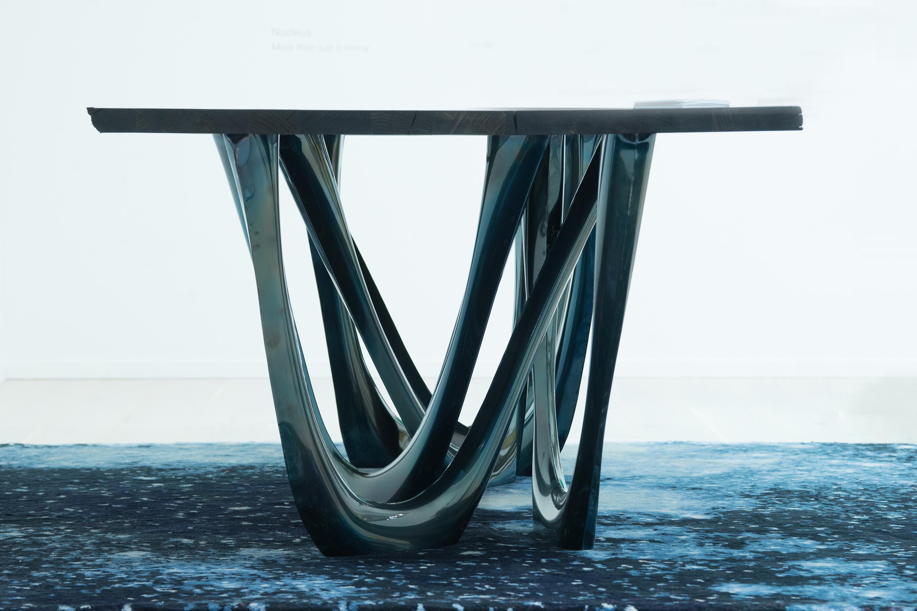 Table G-Table Cosmos en chêne ancien avec base en acier au carbone bleu cosmique de Zieta en vente 3