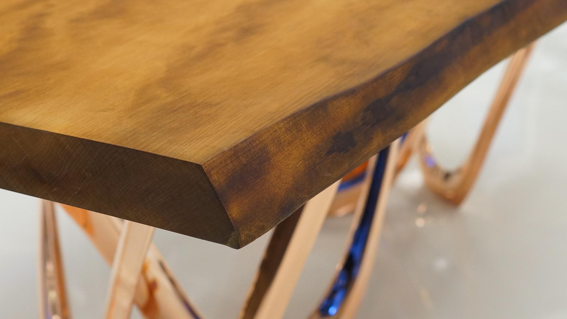 Moderne Table G-Table CU+K en acier laqué cuivre avec plateau en bois Kauri de Zieta en vente