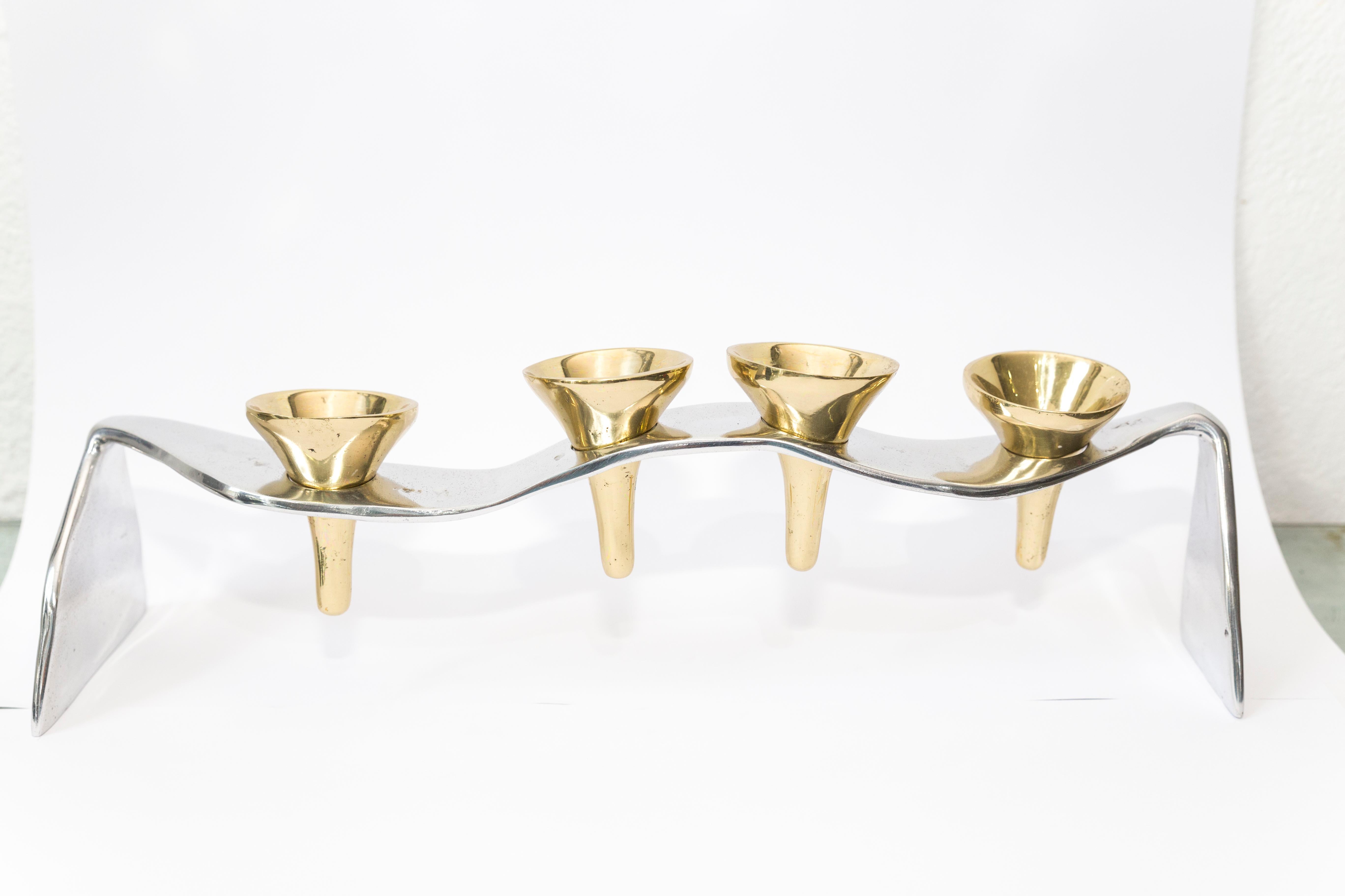G067 Candelabra Sinuoso, Gold and Silver coloured Brass and Aluminium Handmade In New Condition For Sale In Benahavis, AN