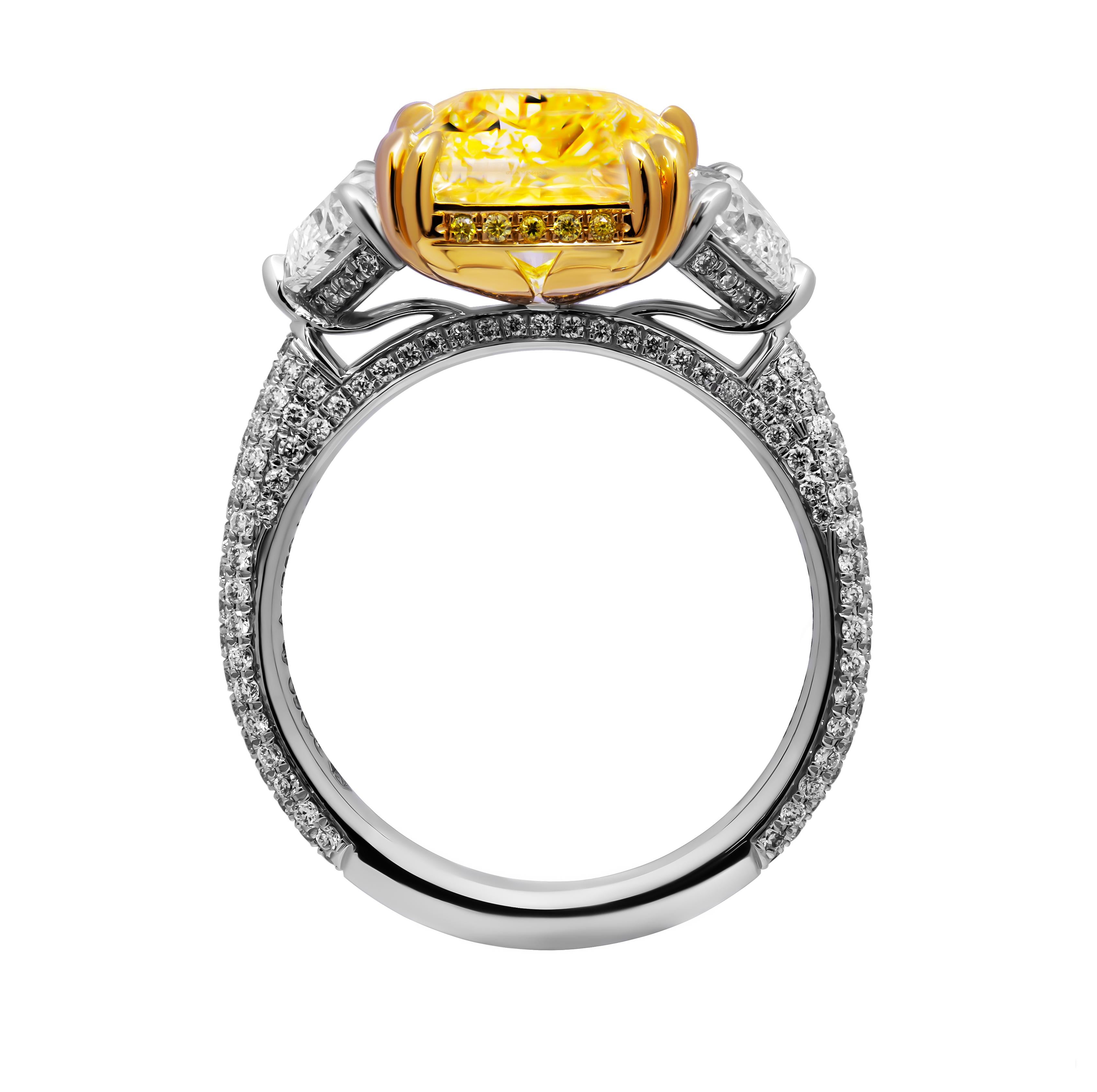 GA Certified 3 stone Ring with 6.03ct Fancy Light Yellow Radiant Cut Diamond In New Condition For Sale In New York, NY