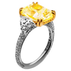 Bague à 3 pierres avec diamant jaune clair fantaisie taille radiant de 6,03 carats certifié GA