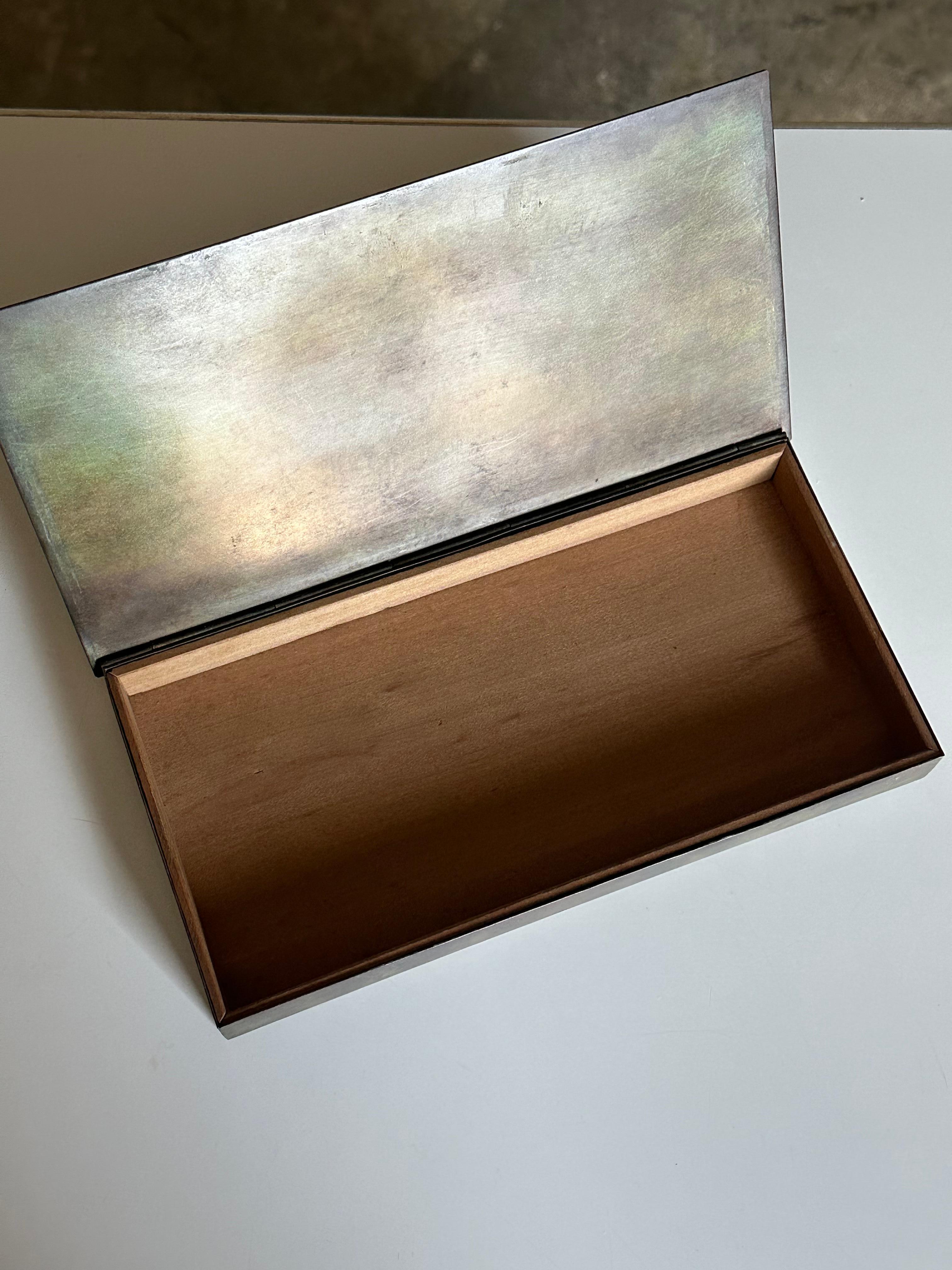 Milieu du XXe siècle Boîte décorative Gab en bronze avec insert en bois en vente