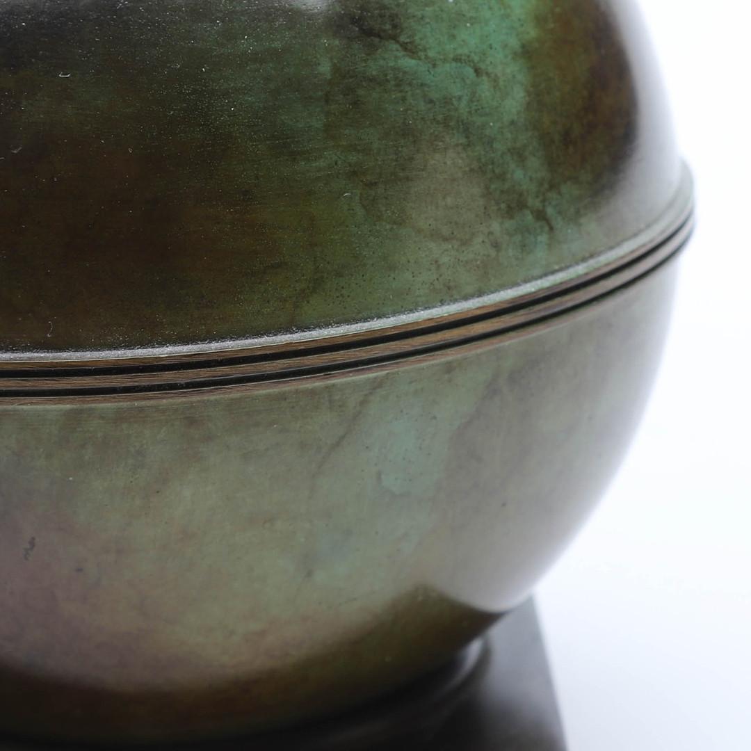 Swedish Modern Patinated Bronze Table Lamp by GAB Guldsmedsaktiebolaget, 1930s In Good Condition For Sale In Stockholm, SE